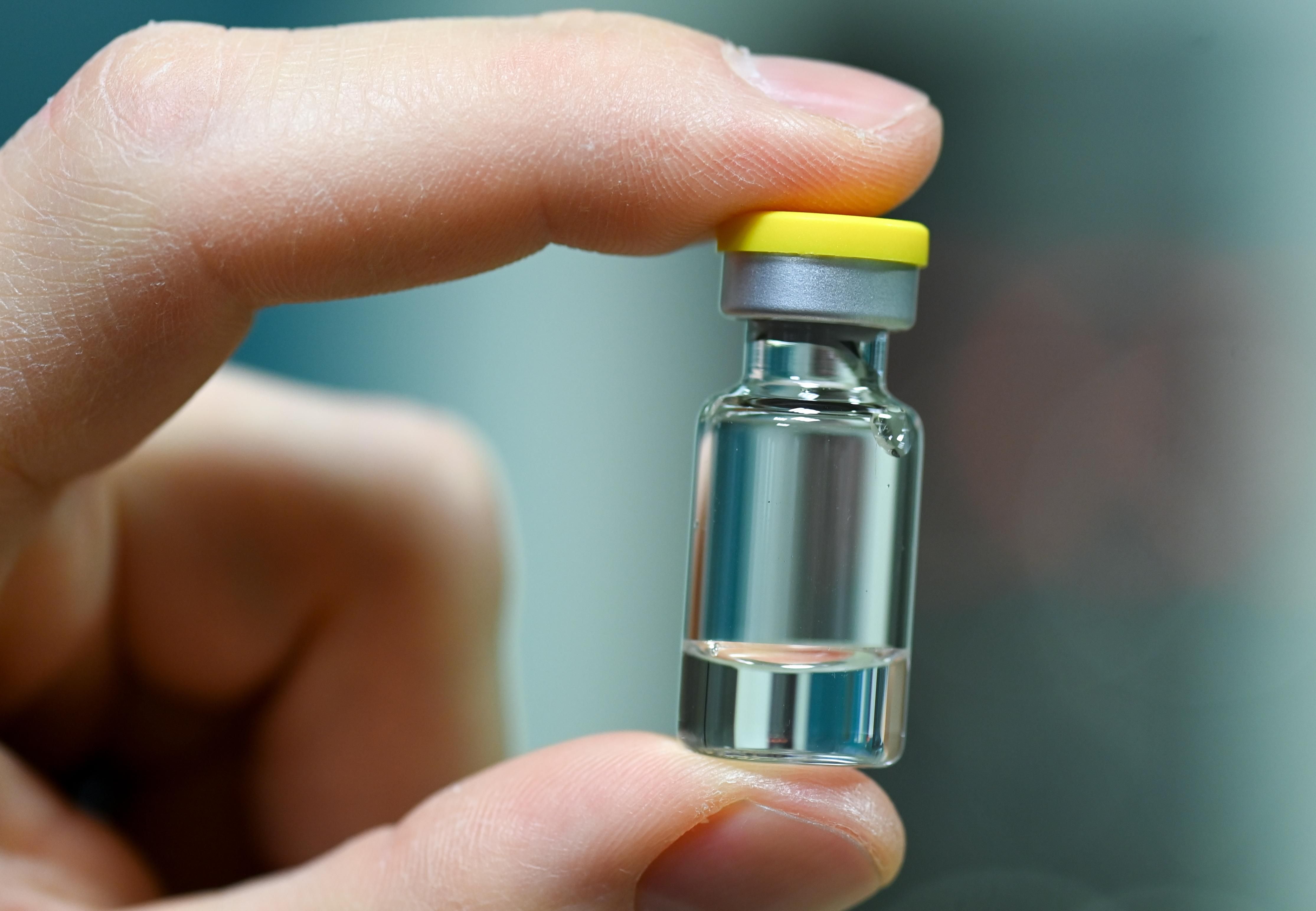 Існує чотири типи вакцин проти COVID-19: як вони працюють