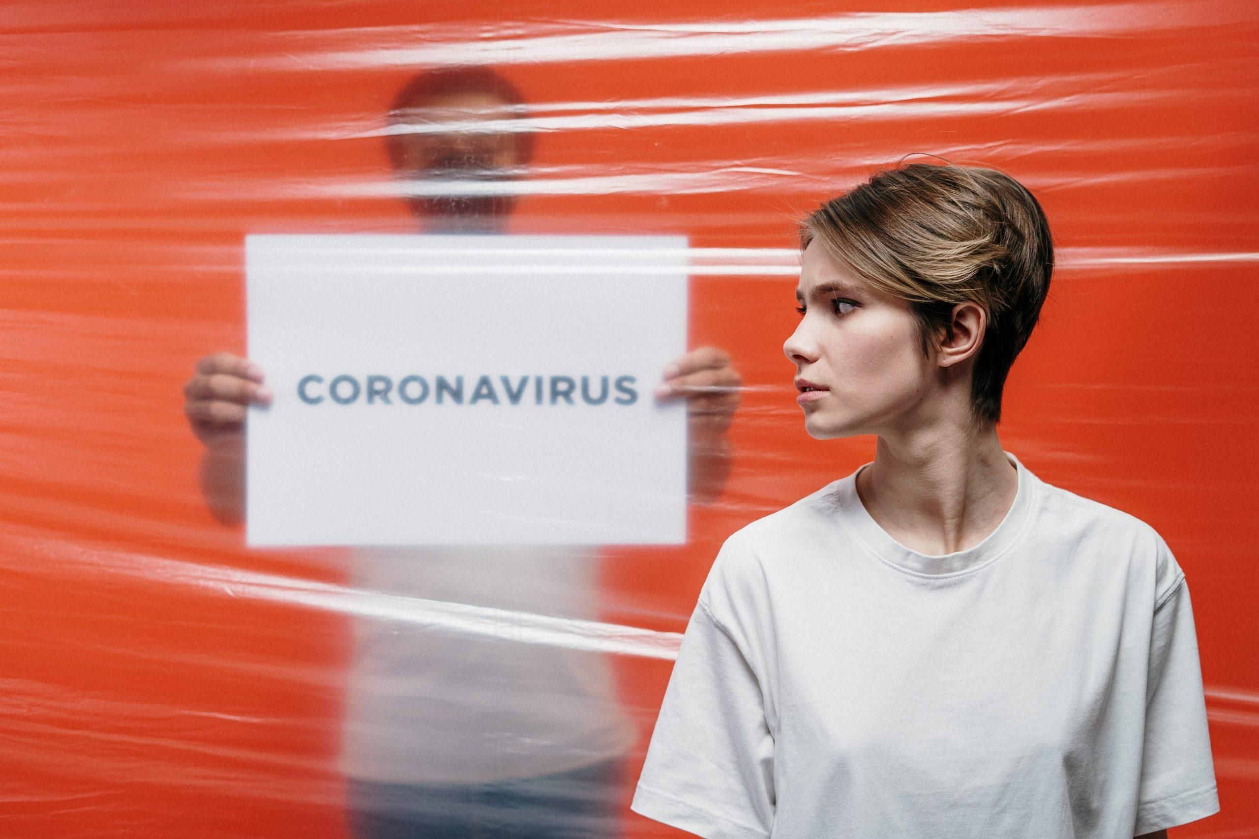 Кто больше всех распространяет коронавирус: исследования ученых