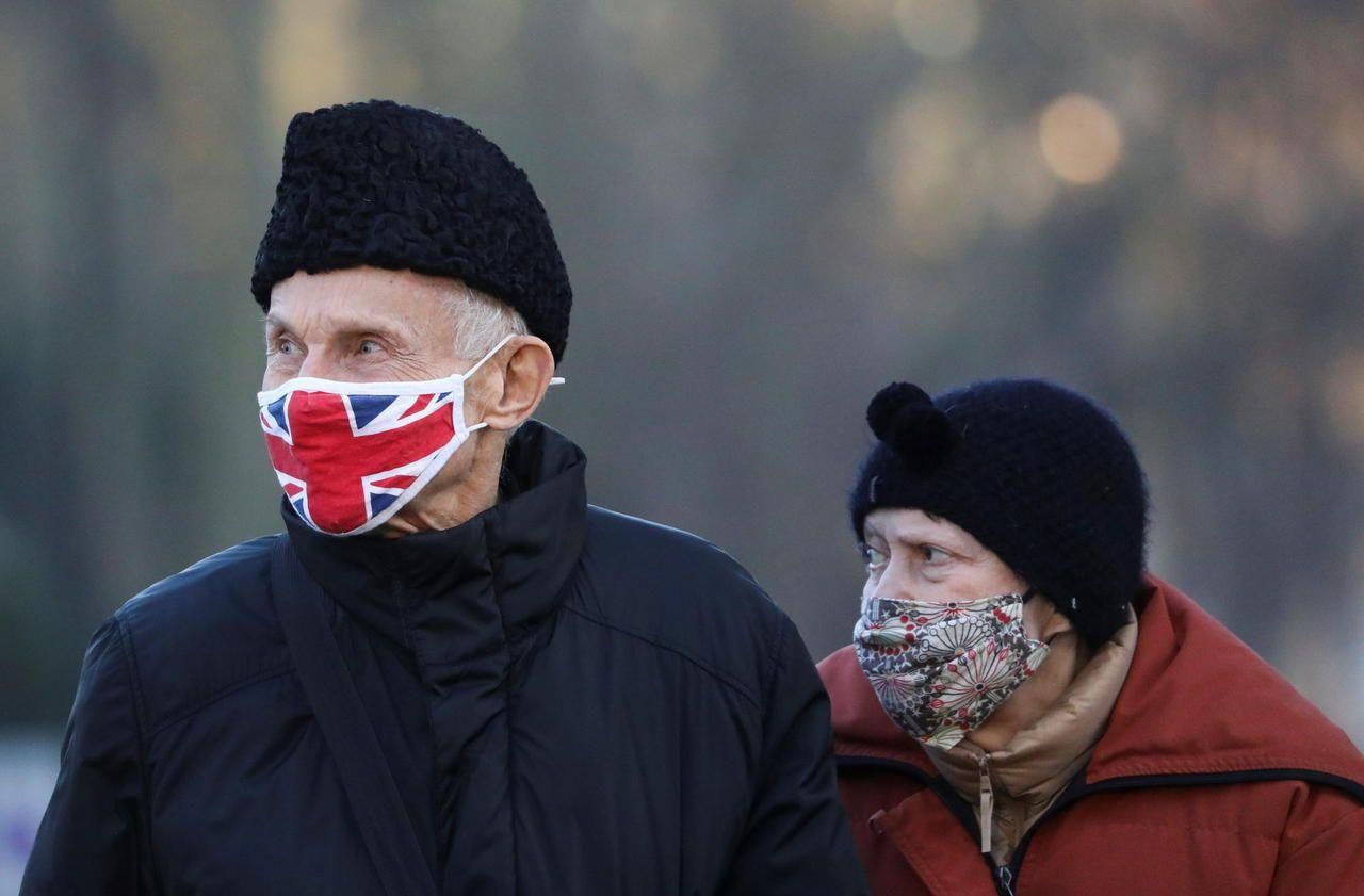 Брак ліжок та вакцинація: в Британії ускладнюється ситуація з COVID-19 Брак ліжок та вакцинація: в Британії ускладнюється ситуація з COVID-19