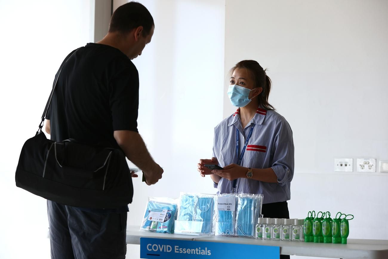 "Батьківщина" COVID-19: Китай виготовив по 40 масок для кожної людини у світі