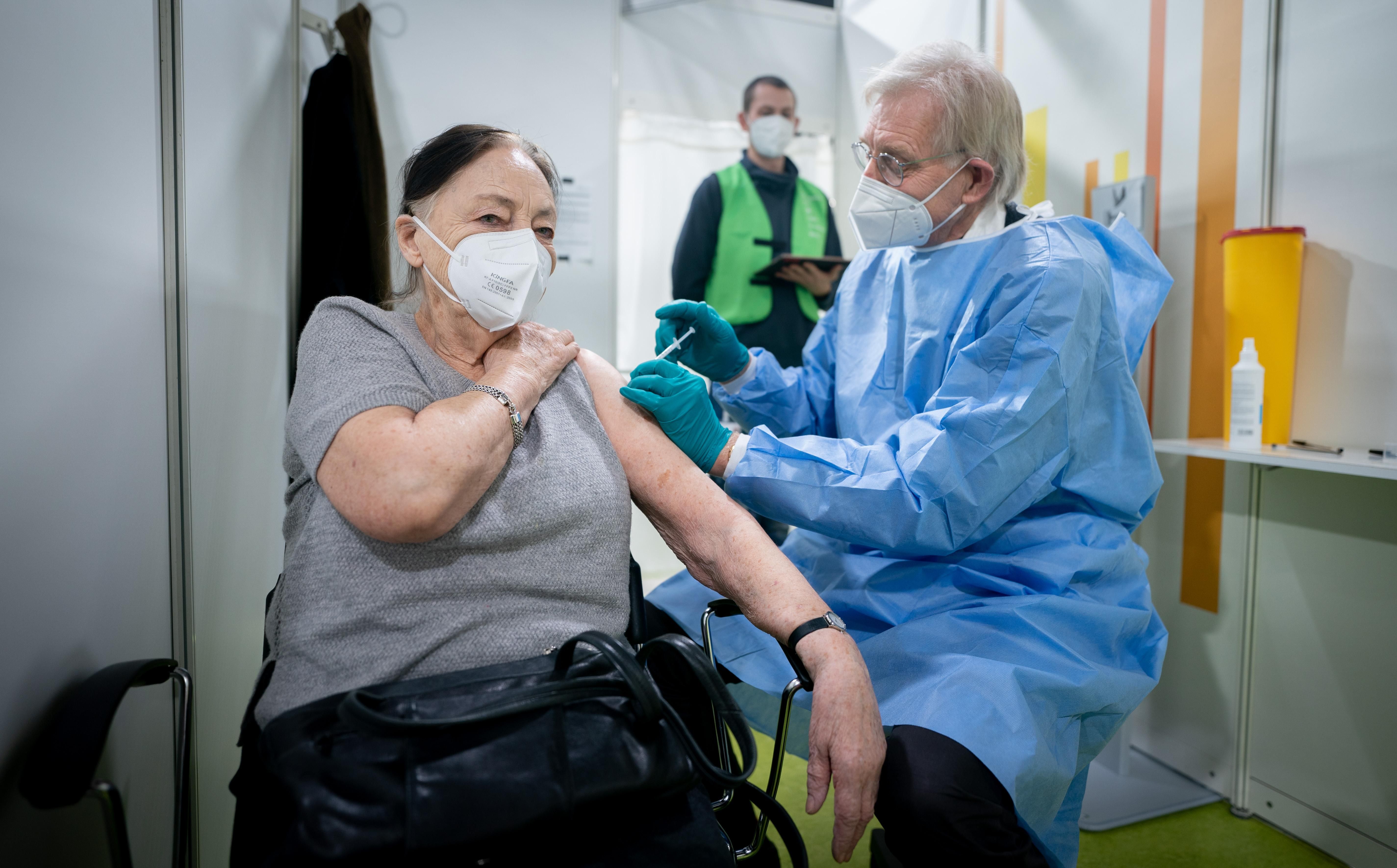 В Росії заборонили використовувати вакцину Pfizer, яку схвалили країни Євросоюзу В Росії заборонили використовувати вакцину Pfizer, яку схвалили країни Євросоюзу