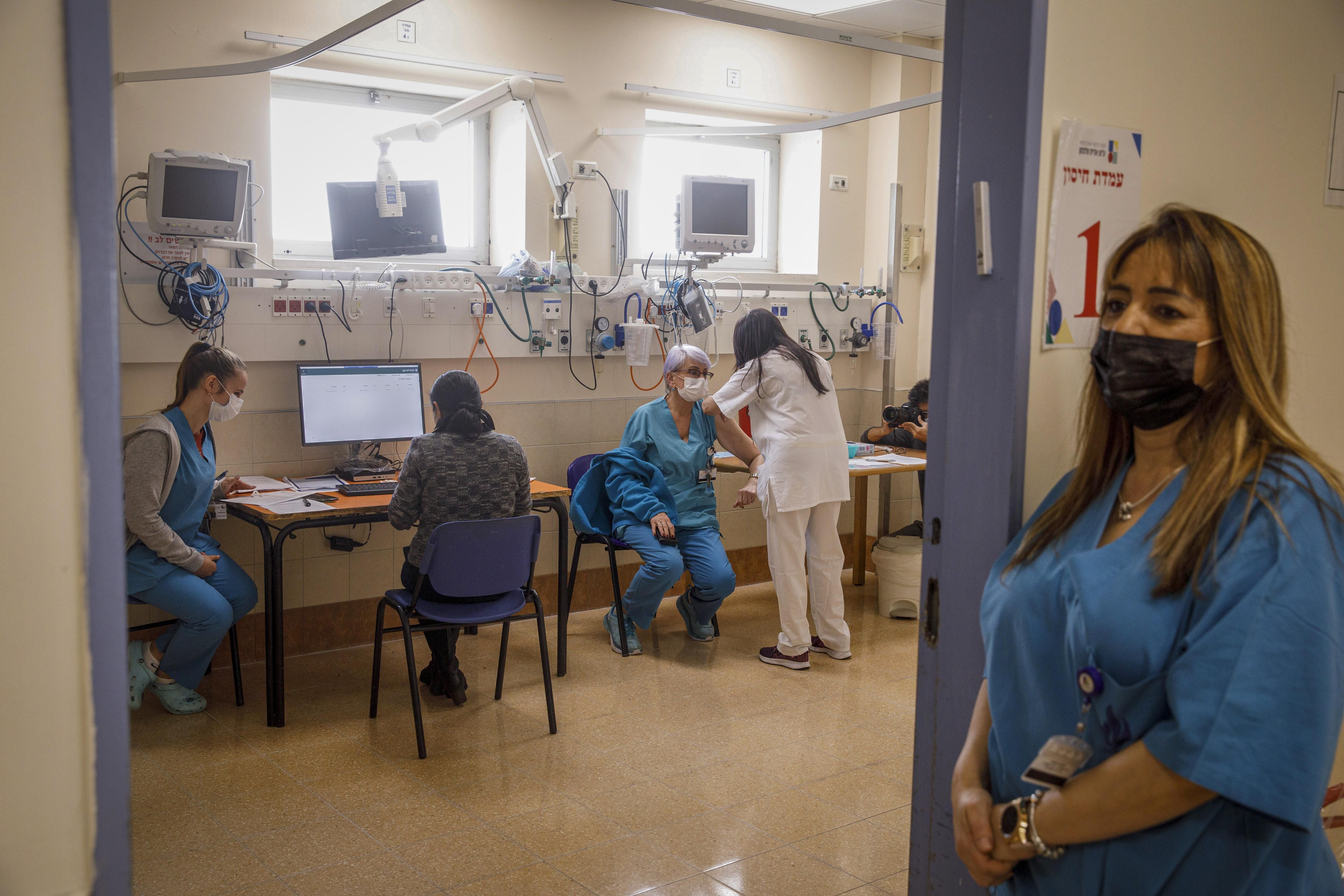 У Данії виявили новий штам коронавірусу з ПАР У Данії виявили новий штам коронавірусу з ПАР