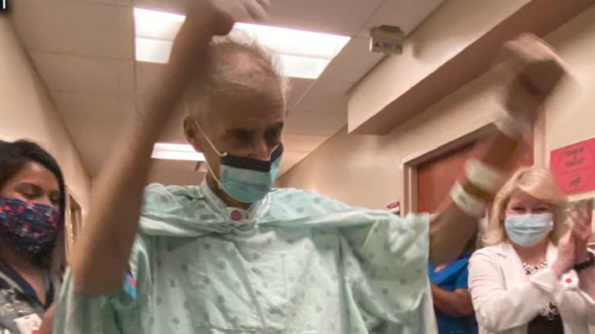 Британский пилот лечился в госпитале от коронавируса 243 дня Британский пилот лечился в госпитале от коронавируса 243 дня