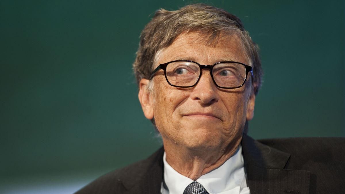 Шах і мат, конспірологи: Білл Гейтс вакцинувався проти COVID-19 – фото