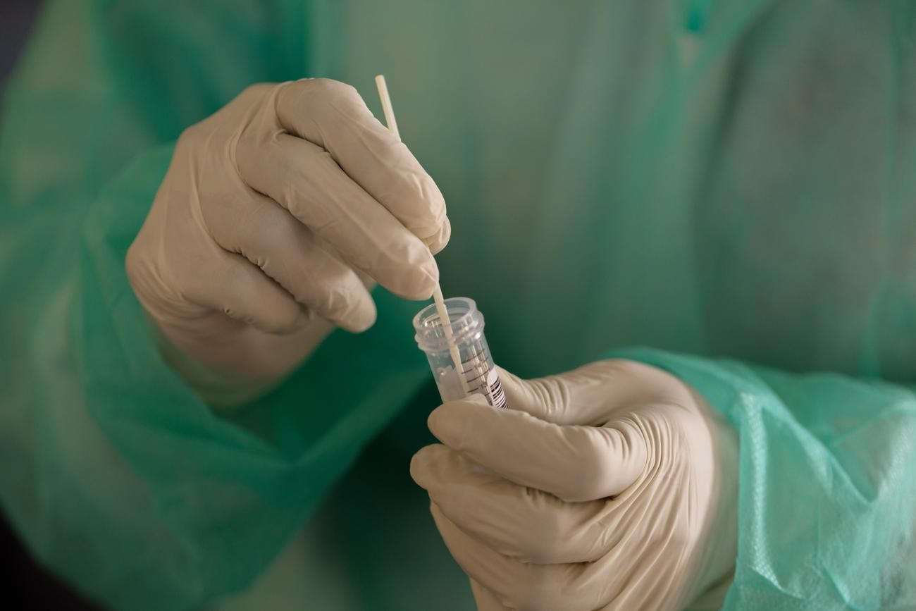 Швейцария будет бесплатно тестировать все население на COVID-19: какая причина Швейцария будет бесплатно тестировать все население на COVID-19: какая причина