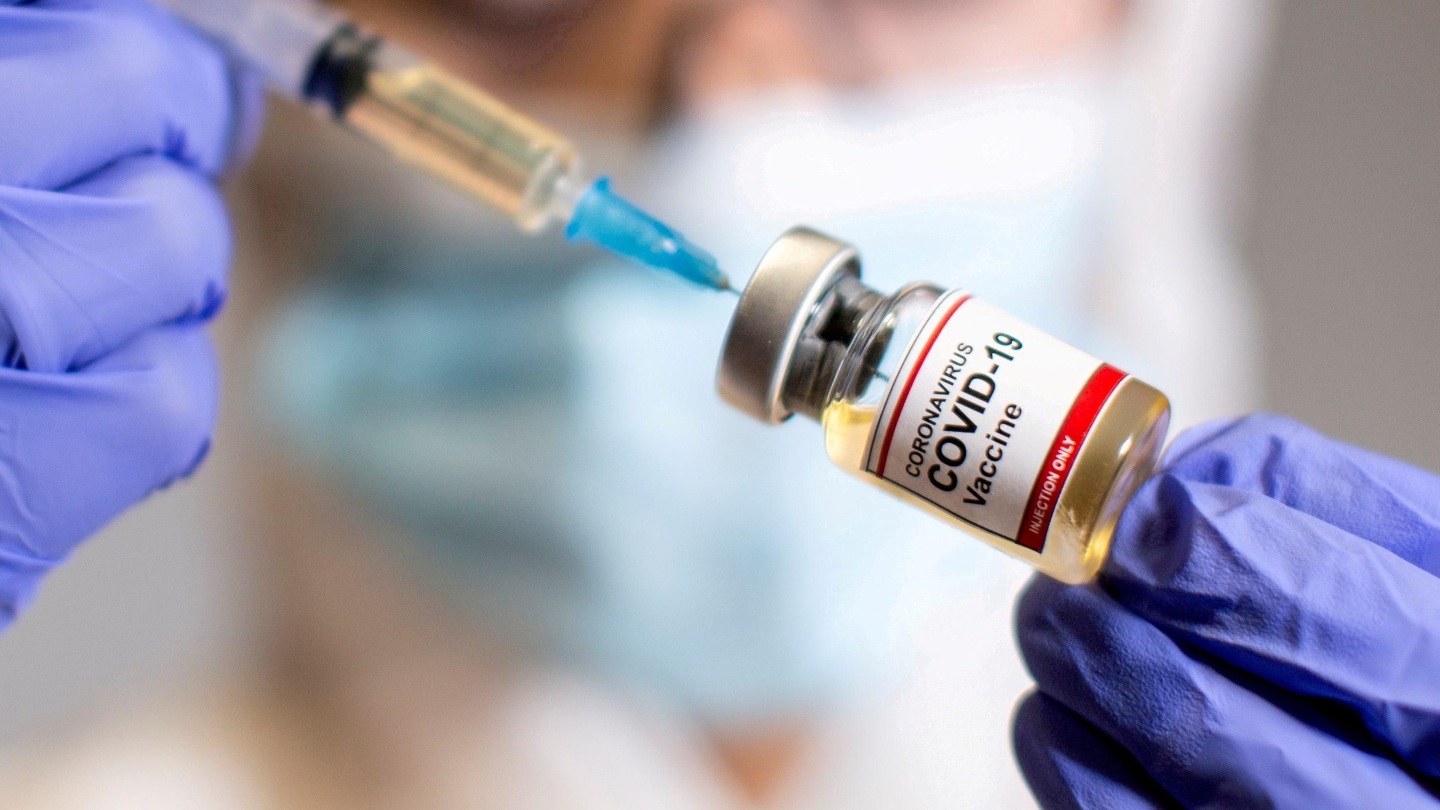 Чи будуть в Україні вакцинувати людей, які вже перехворіли на COVID-19: пояснення Ляшка