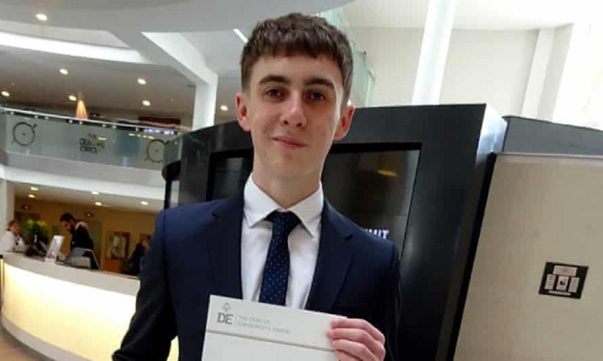 Прокинувся в іншому світі: британець вийшов з тривалої коми й нічого не знає про пандемію Прокинувся в іншому світі: британець вийшов з тривалої коми й нічого не знає про пандемію