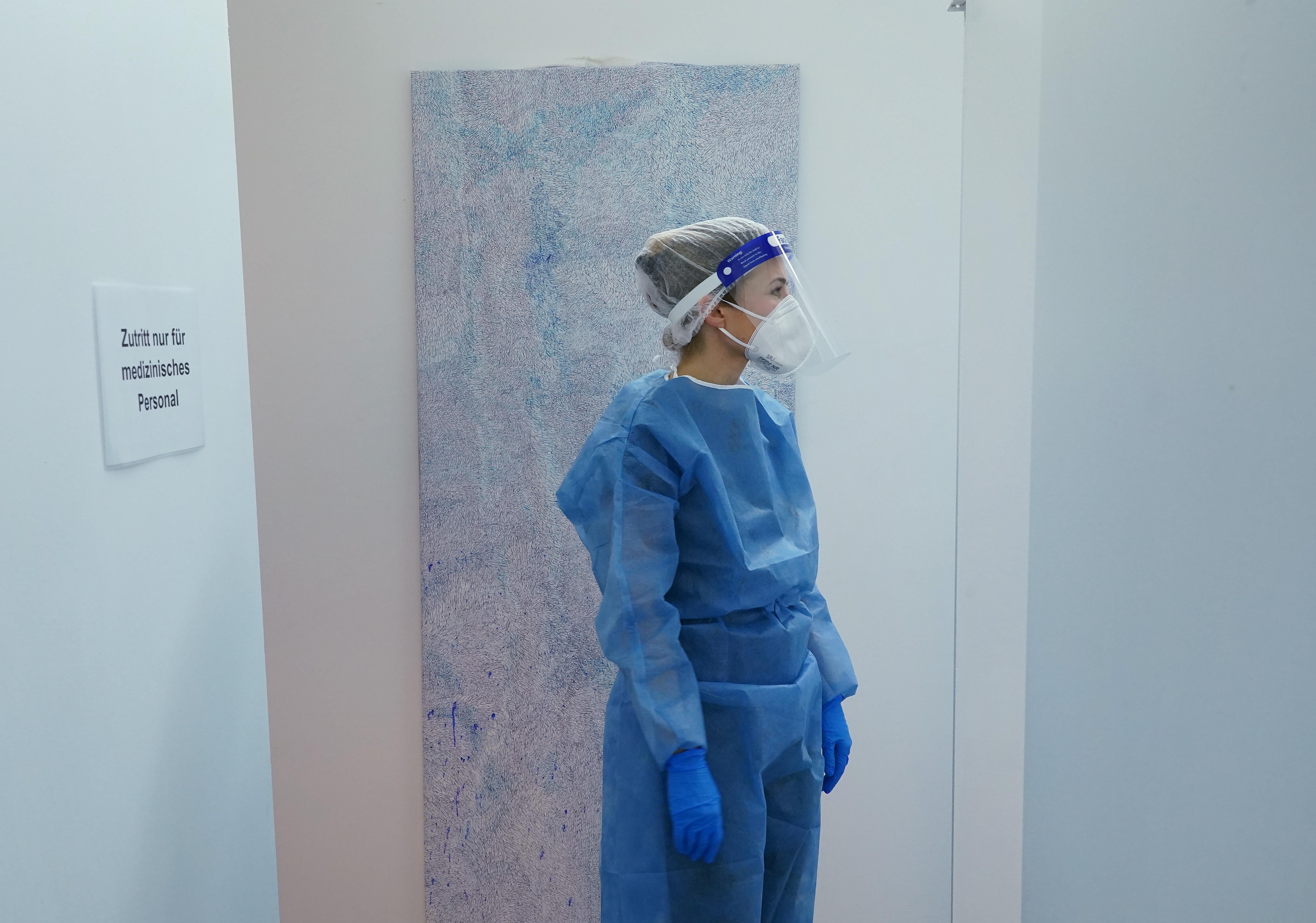 Многие медики в Беларуси отказываются вакцинироваться российским "Спутником" Многие медики в Беларуси отказываются вакцинироваться российским "Спутником"