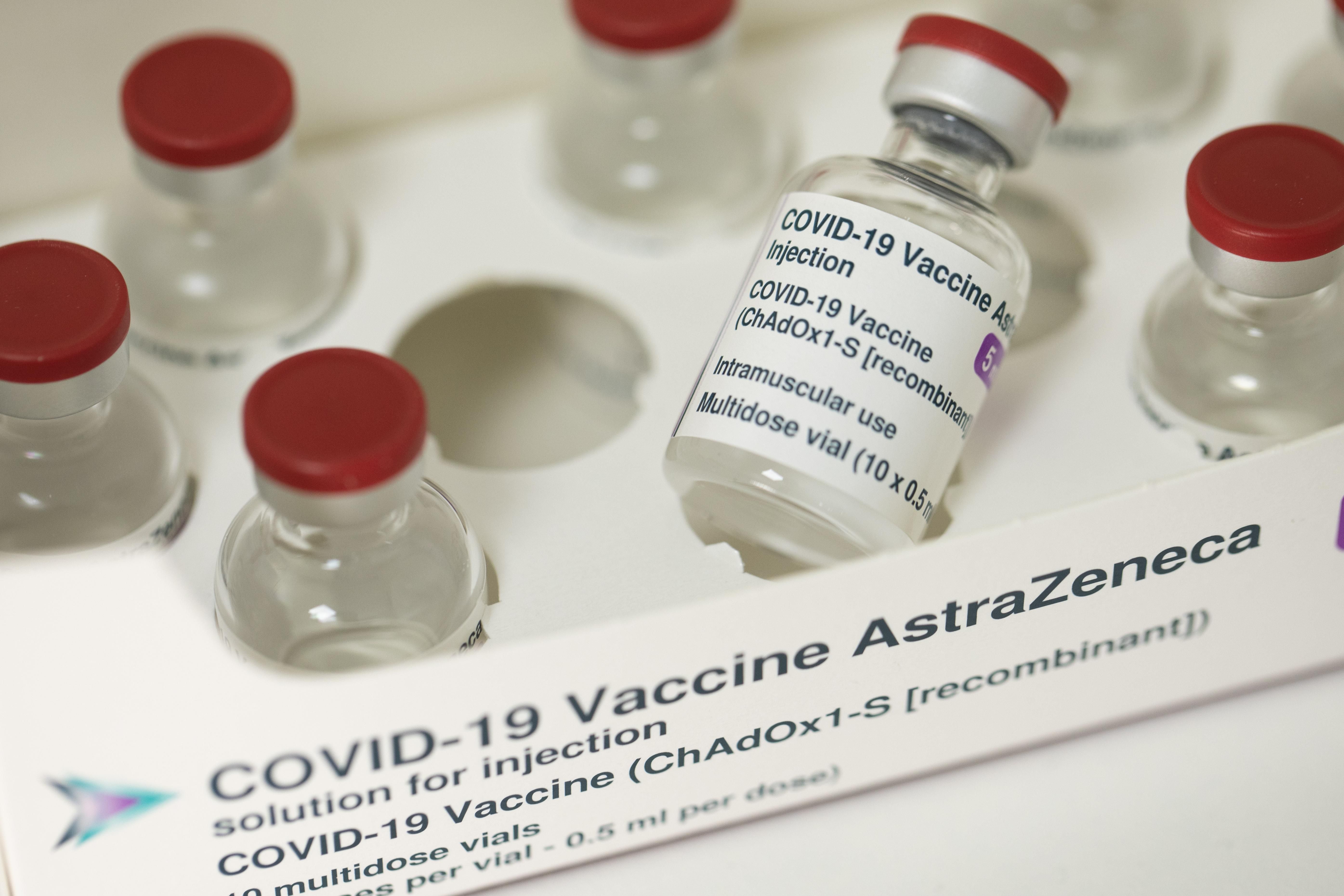 AstraZeneca: що відомо про вакцину, якою щепитимуть українців