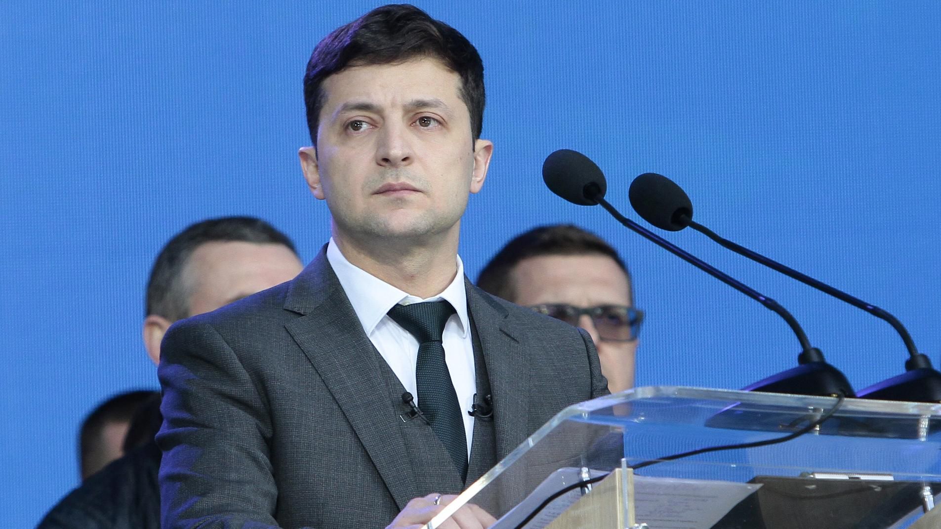 Зеленський 8 лютого 2021 провів телефонну розмову з керівником Pfizer Бурлою: деталі Зеленський 8 лютого 2021 провів телефонну розмову з керівником Pfizer Бурлою: деталі