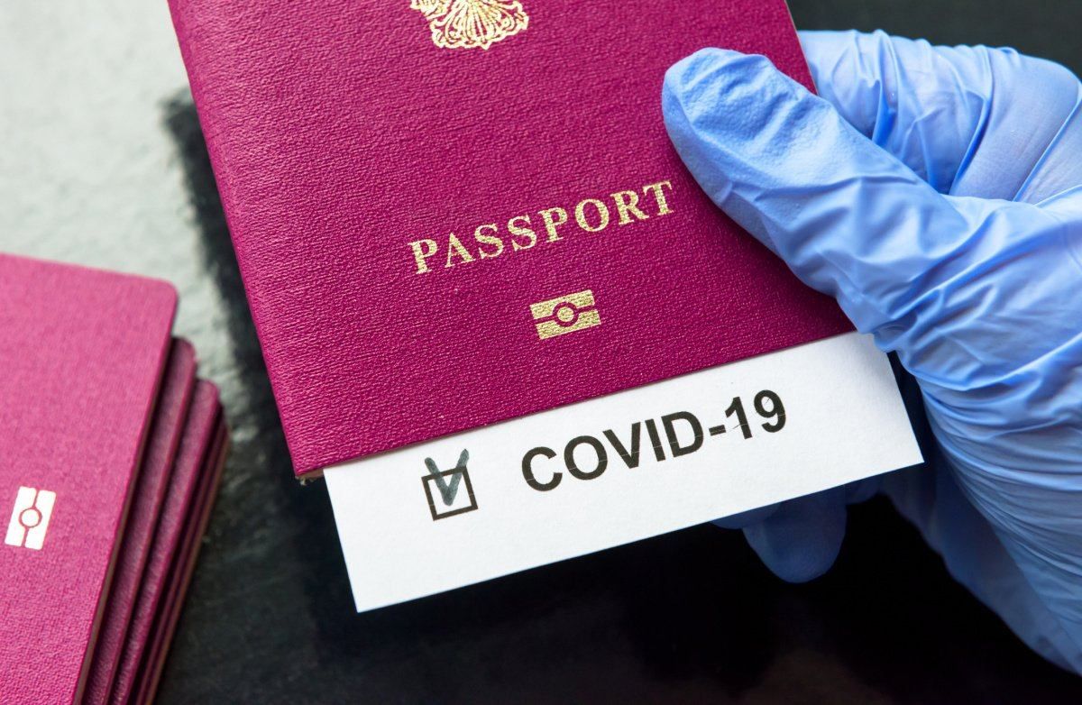 В Угорщині введуть імунні паспорти: хто їх отримуватиме