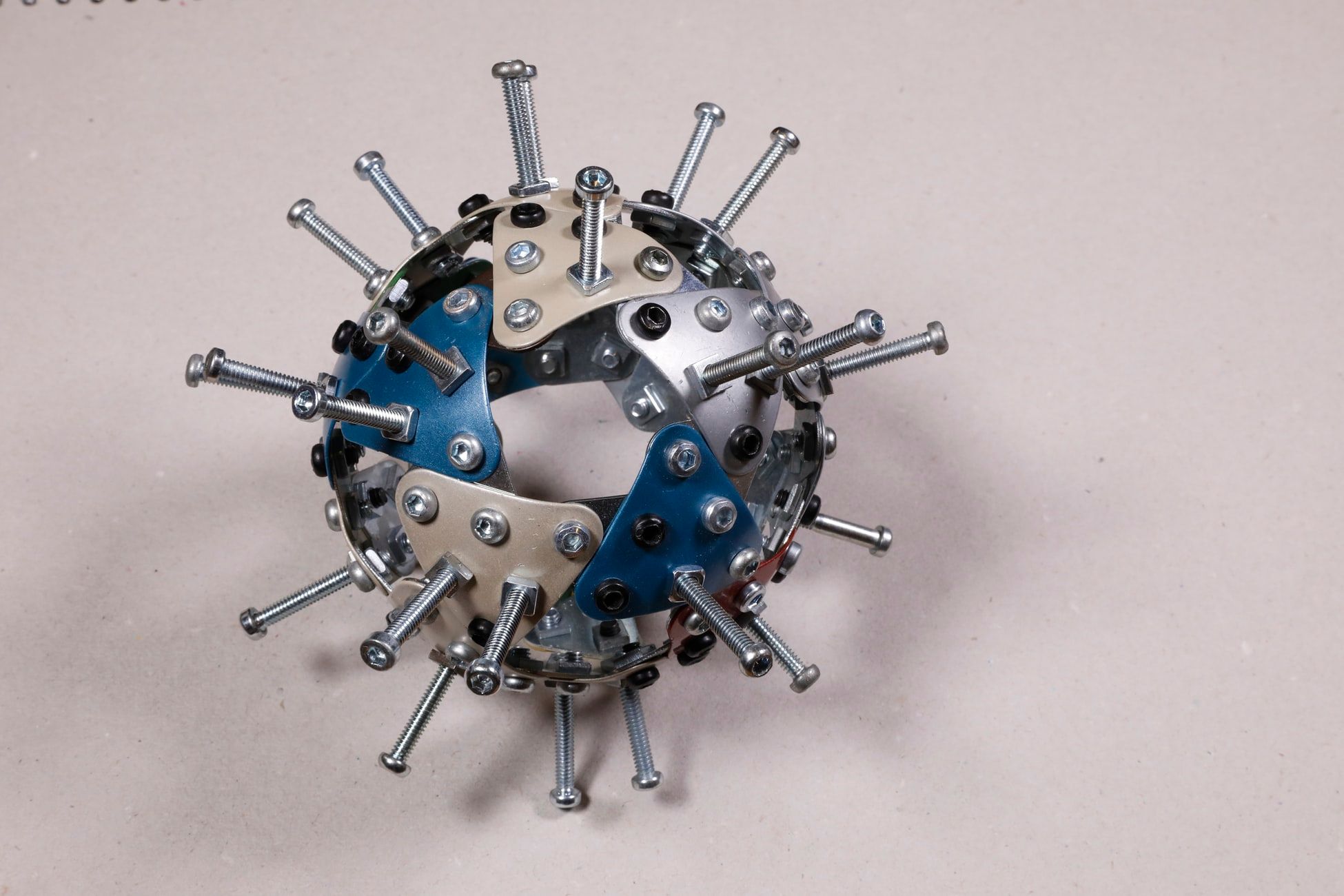 Китай благодаря России распространял фейки о том, что COVID-19 – биологическое оружие США Китай благодаря России распространял фейки о том, что COVID-19 – биологическое оружие США