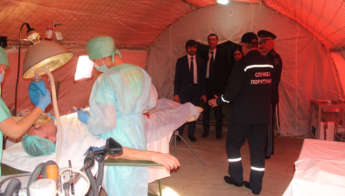 На Прикарпатье доставили мобильный госпиталь для больных COVID-19 На Прикарпатье доставили мобильный госпиталь для больных COVID-19