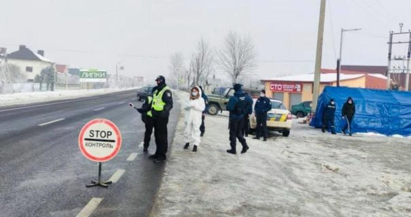 Студентов-медиков приобщат к работе на блокпостах Прикарпатья Студентов-медиков приобщат к работе на блокпостах Прикарпатья