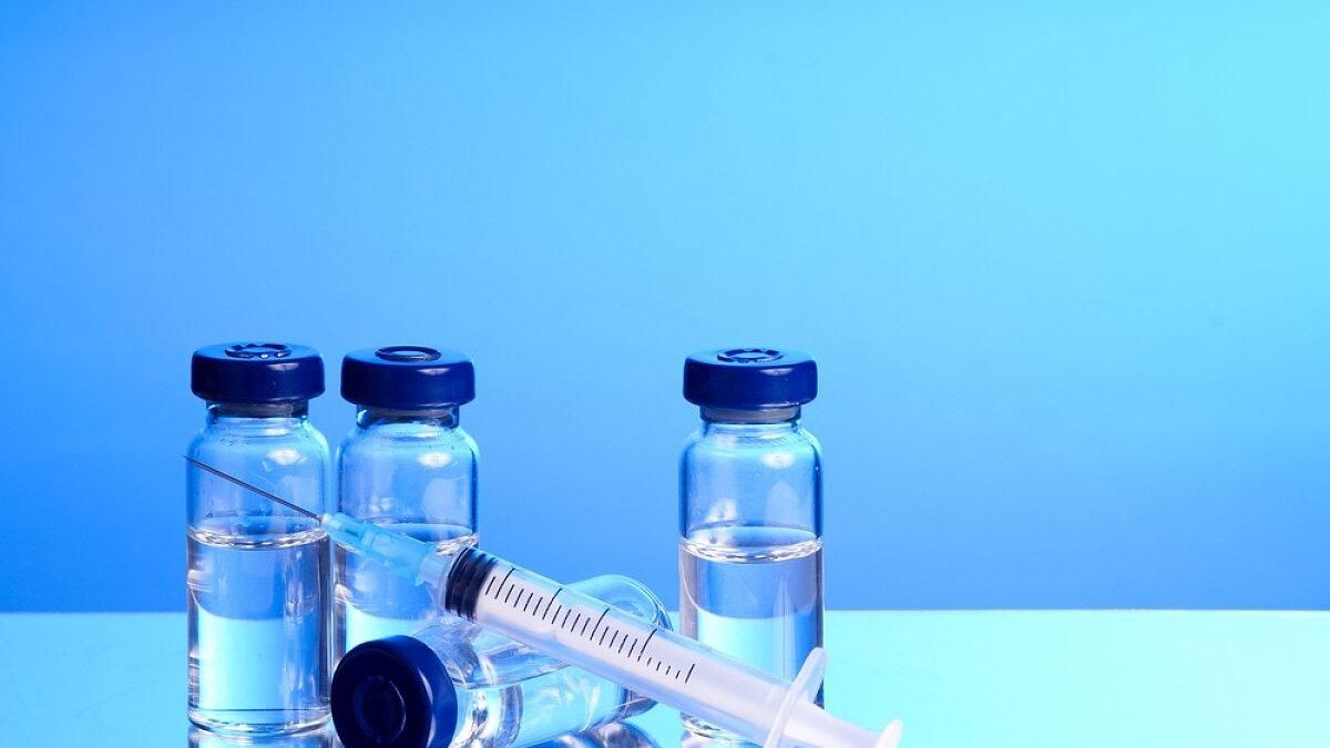 Перша партія вакцини від COVID-19 прибуде в Україну 23 лютого, – ОП