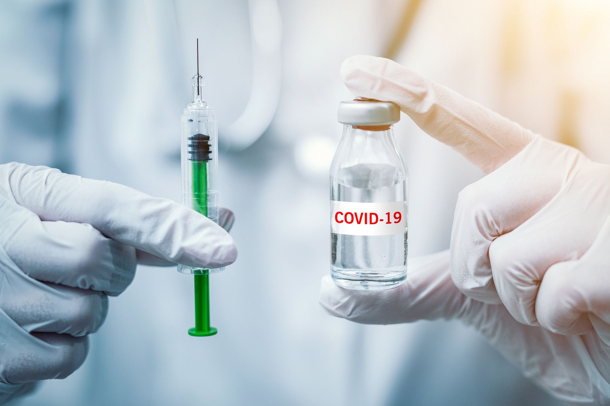 Первый украинец, который вакцинировался против COVID-19, рассказал о самочувствии