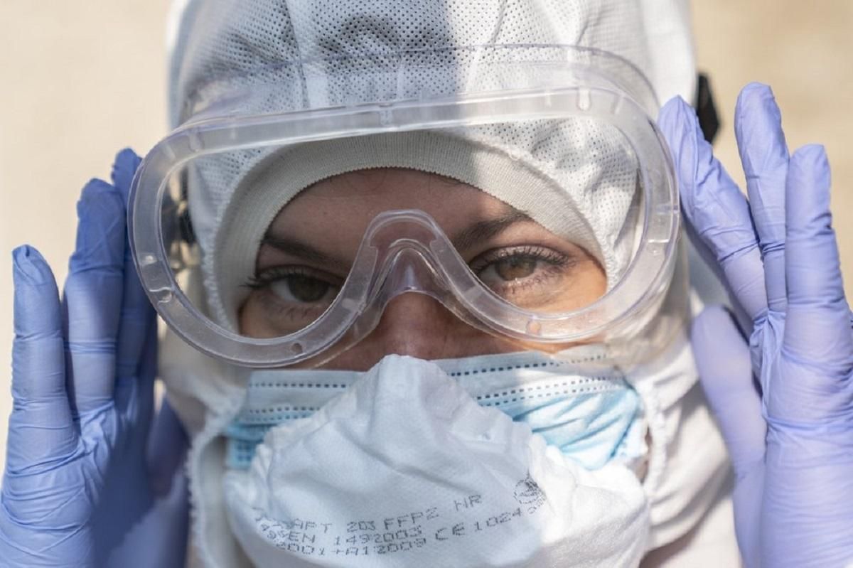 Заболеваемость, смертность и госпитализации из-за COVID-19: в Украине выросли все 3 показателя Заболеваемость, смертность и госпитализации из-за COVID-19: в Украине выросли все 3 показателя