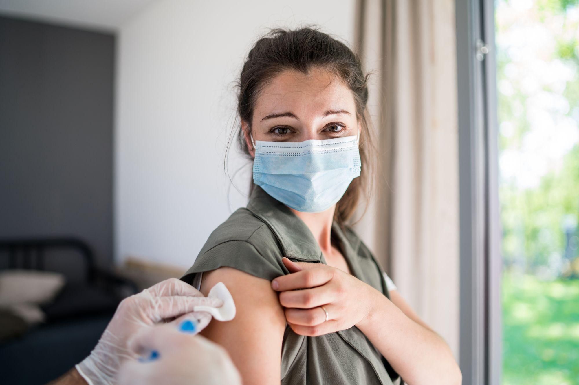 Маски не нужны: в США опубликовали рекомендации вакцинированным от коронавируса