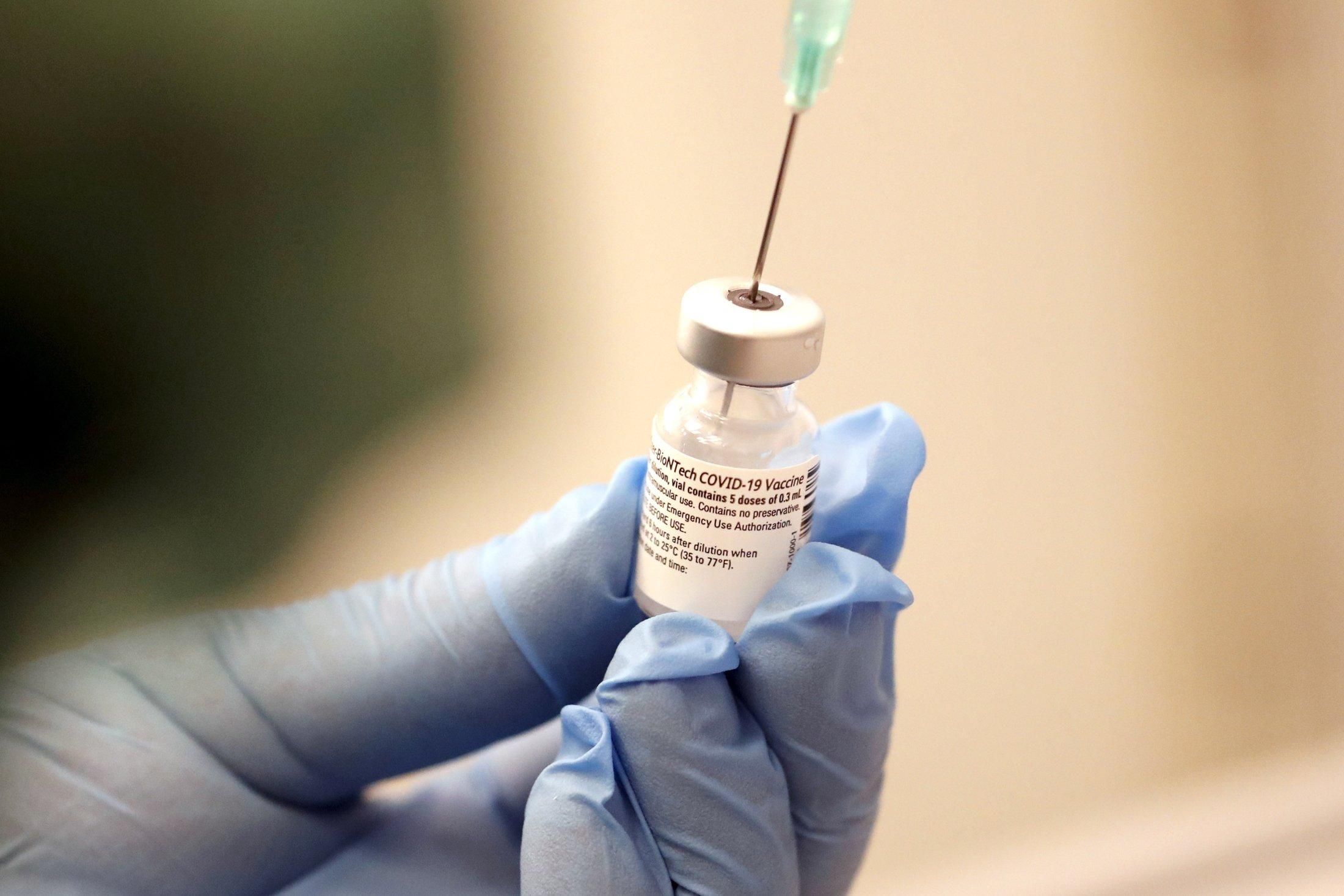Pfizer готова виробляти свою вакцину в Індії, але є низка умов