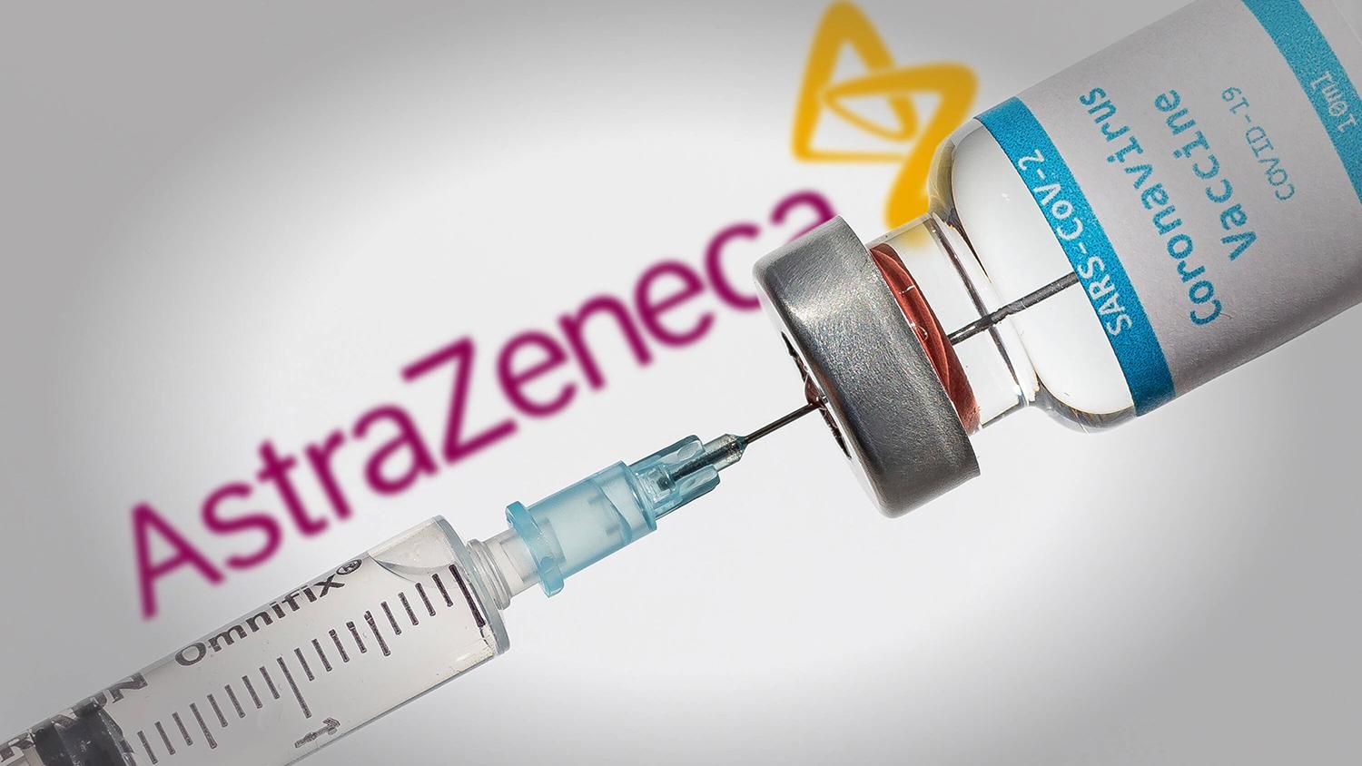 Німеччина, Франція та Італія призупинили використання AstraZeneca