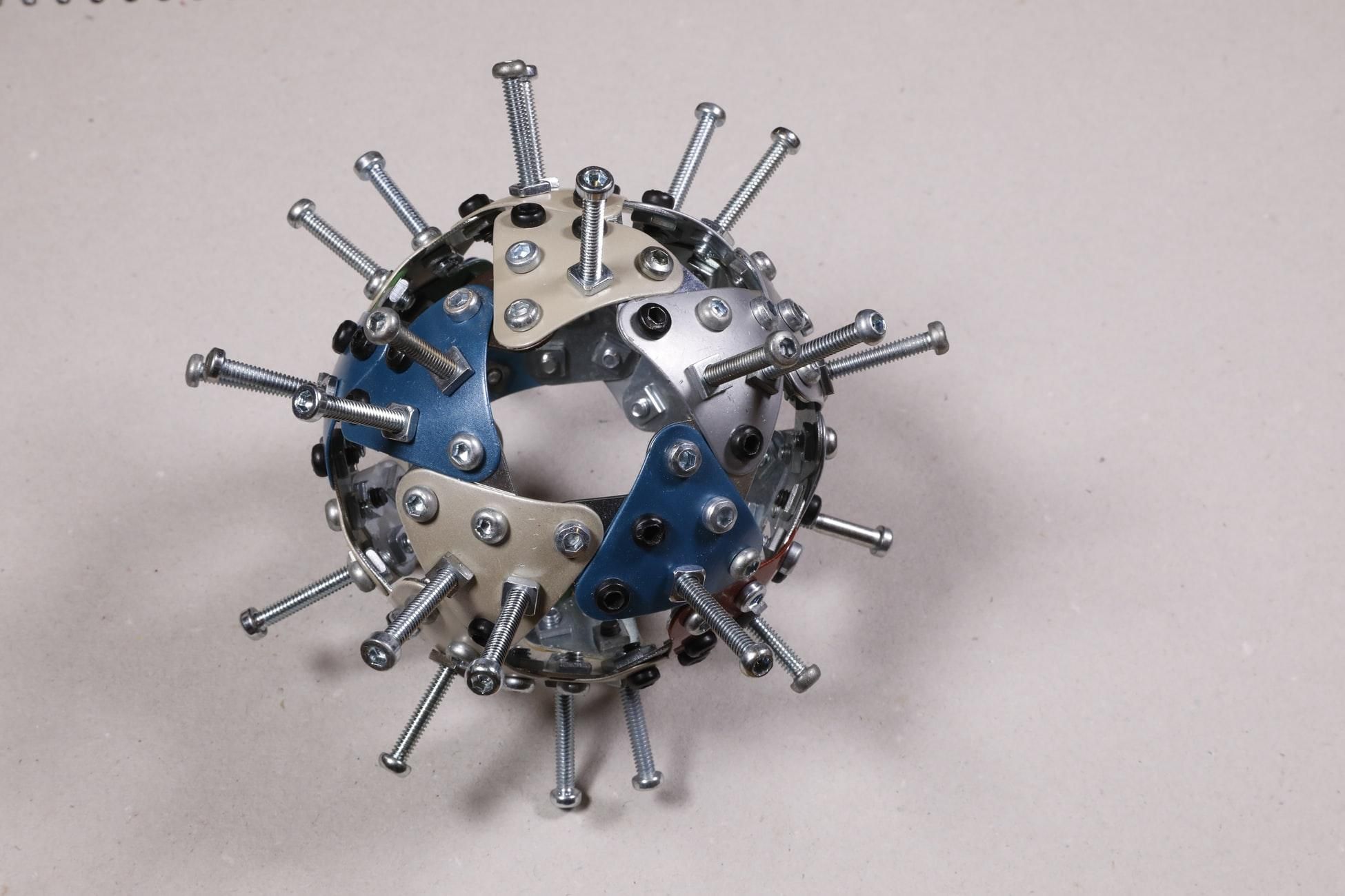 В Україні зафіксували циркуляцію 21 штаму COVID-19 В Україні зафіксували циркуляцію 21 штаму COVID-19