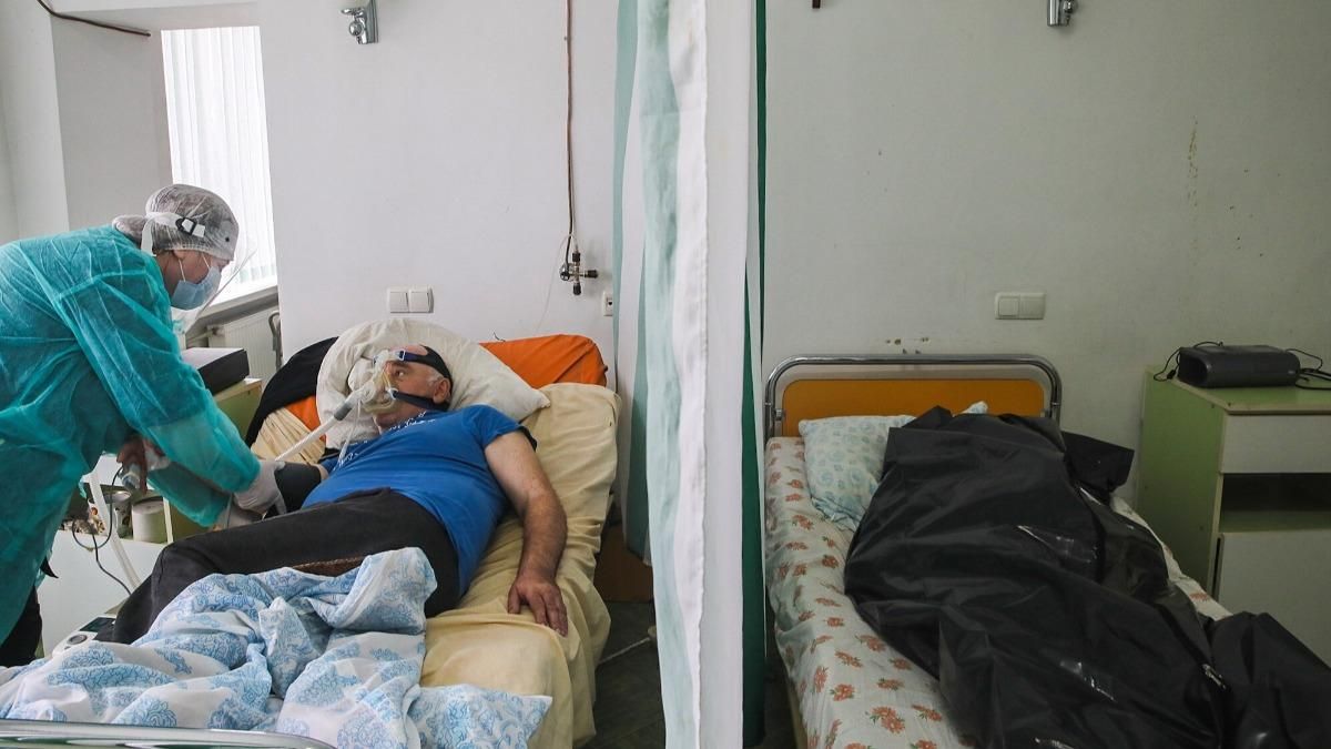 Живих від мертвих відділяє фіранка: у Коломиї – страшна ситуація Живих від мертвих відділяє фіранка: у Коломиї – страшна ситуація