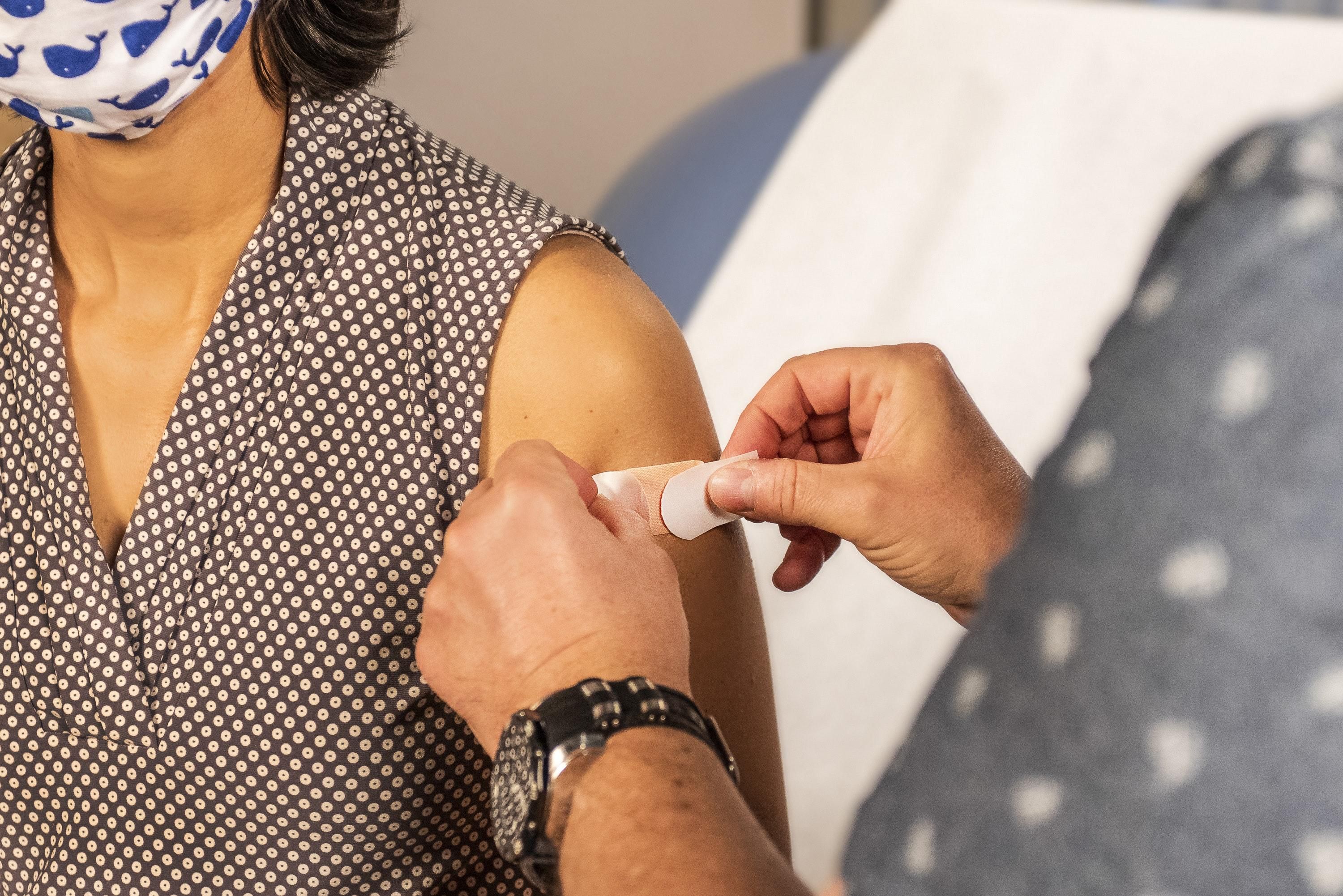 В Україні розпочався другий етап вакцинації: хто отримає Covishield