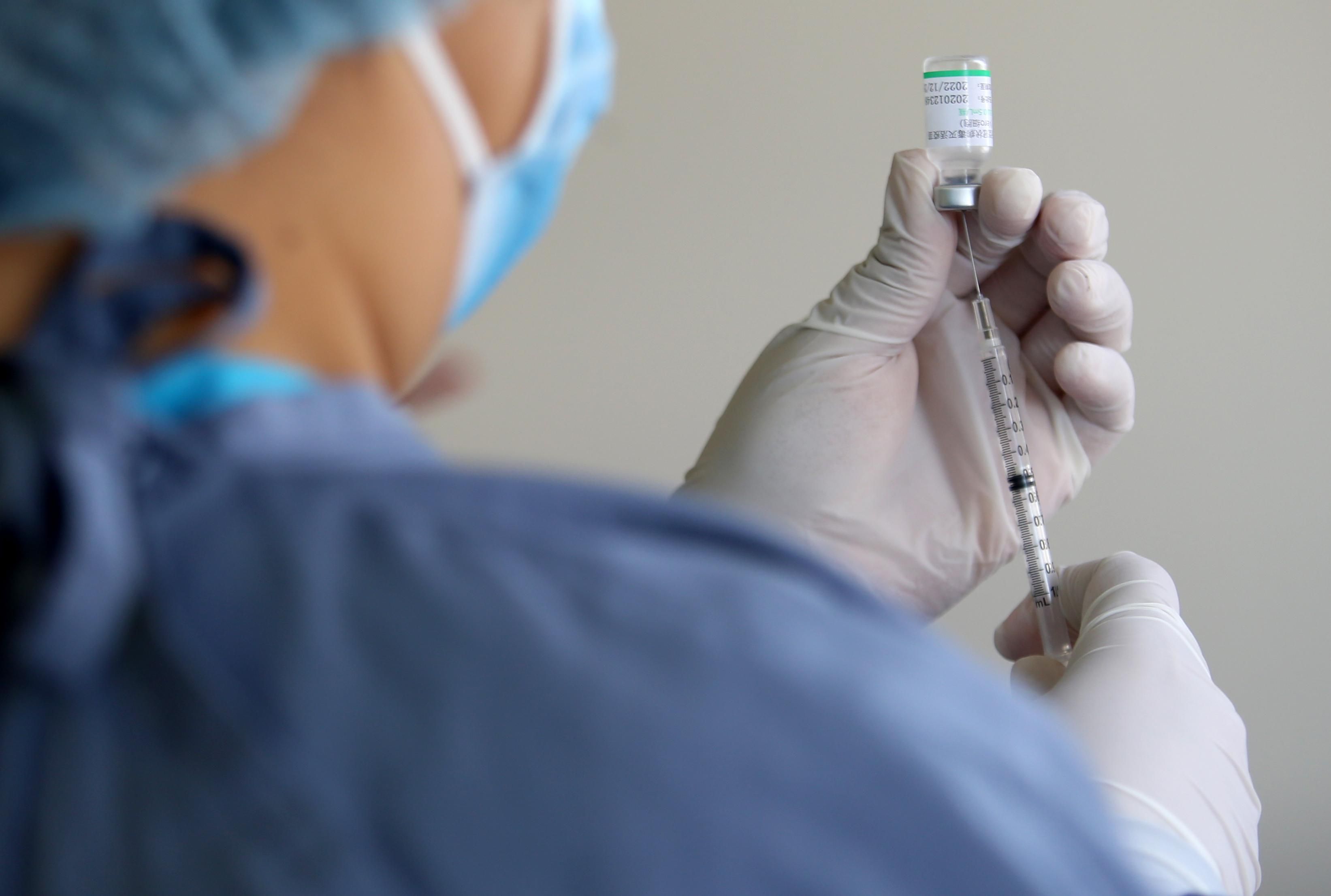 41% украинцев критикует вакцинацию против коронавируса, – опрос