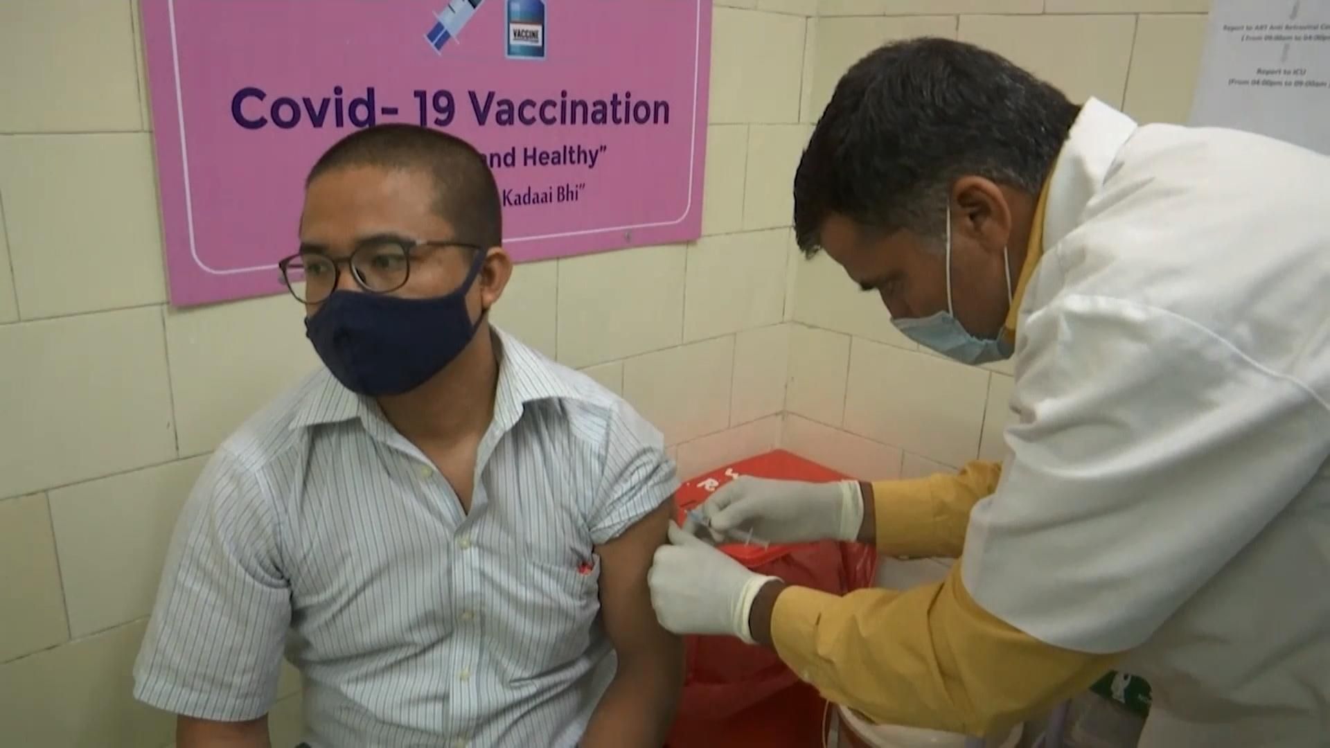 Вакцинація у світі: список країн, яким COVID-19 більше не страшний