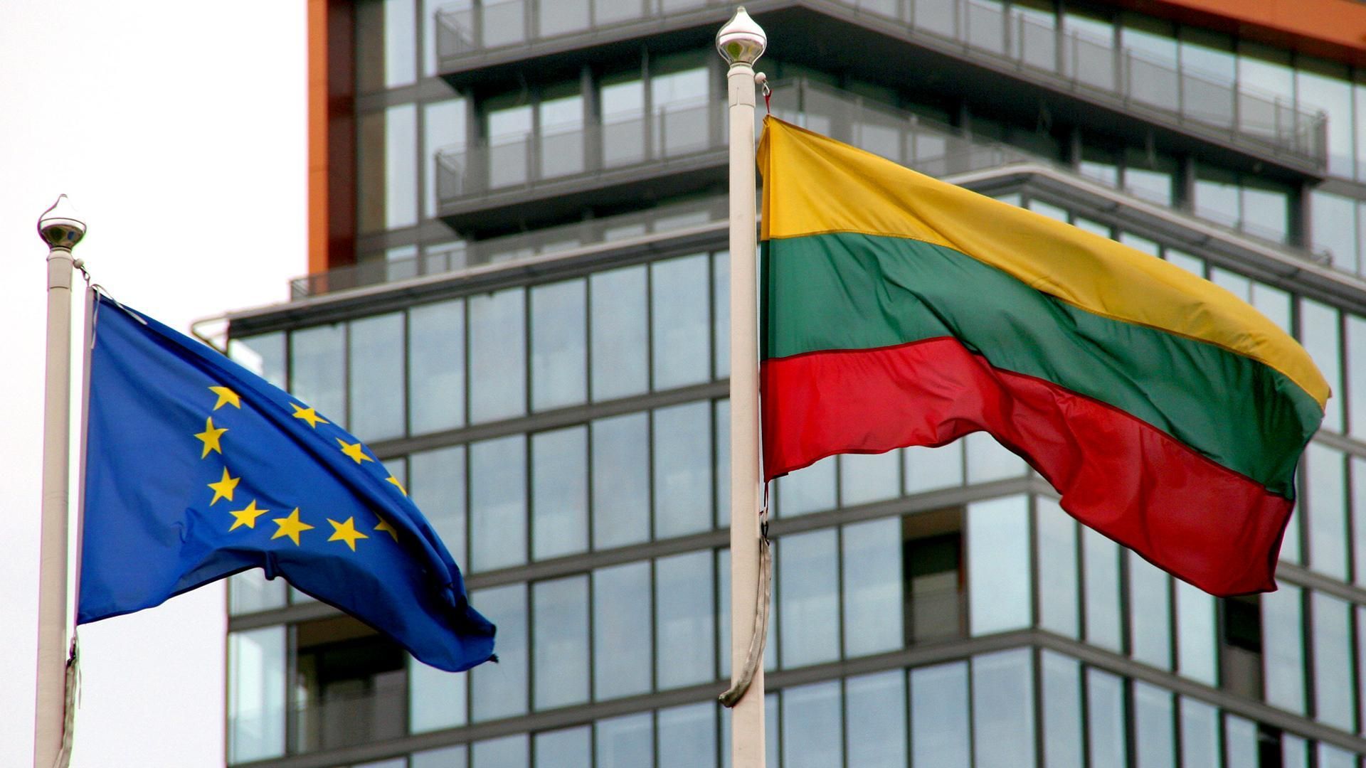 Литва выступила против признания российского "Спутника V" в паспортах Евросоюза