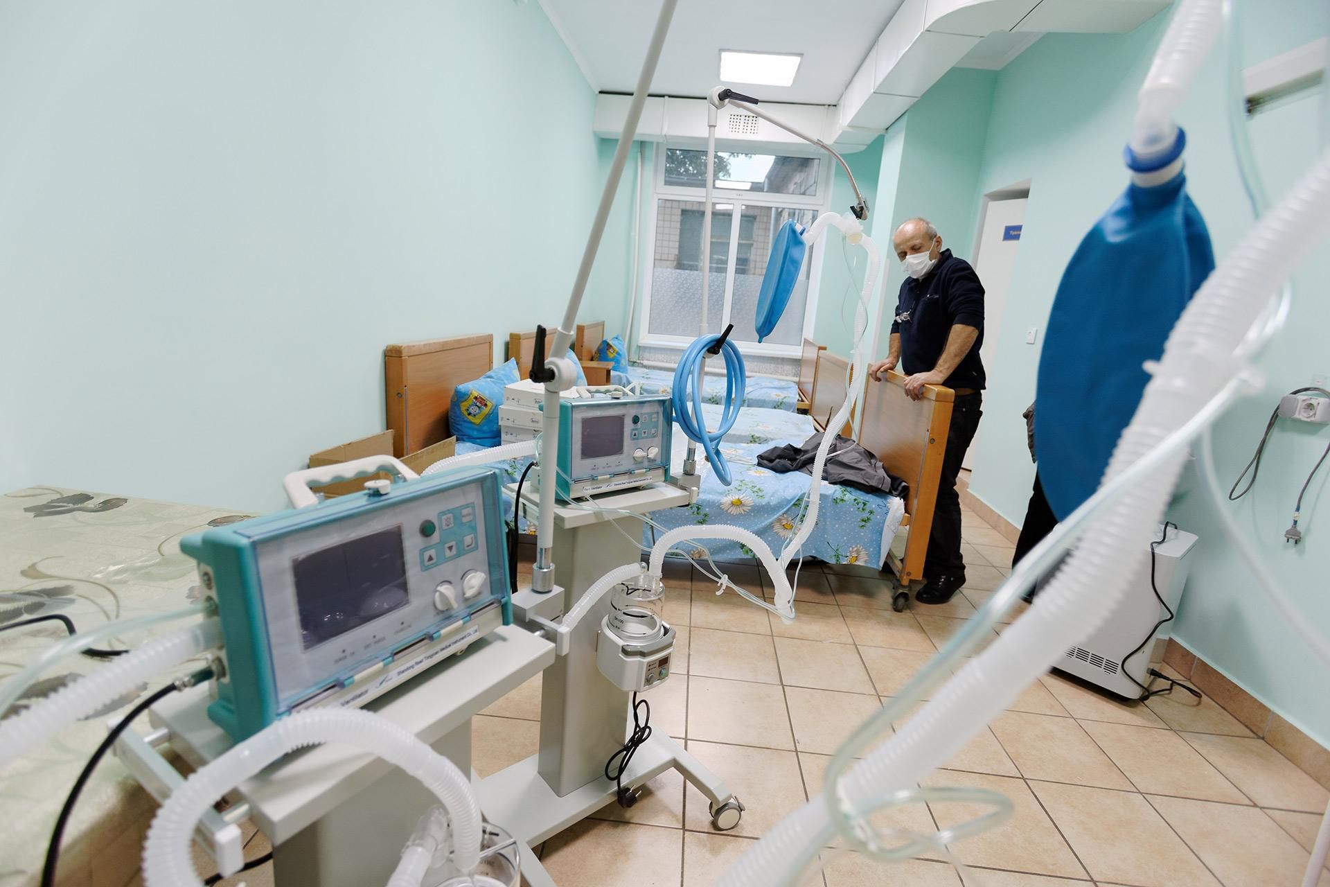 55 тысяч за пол года: сколько украинцев может умереть от коронавируса, – прогноз KSE