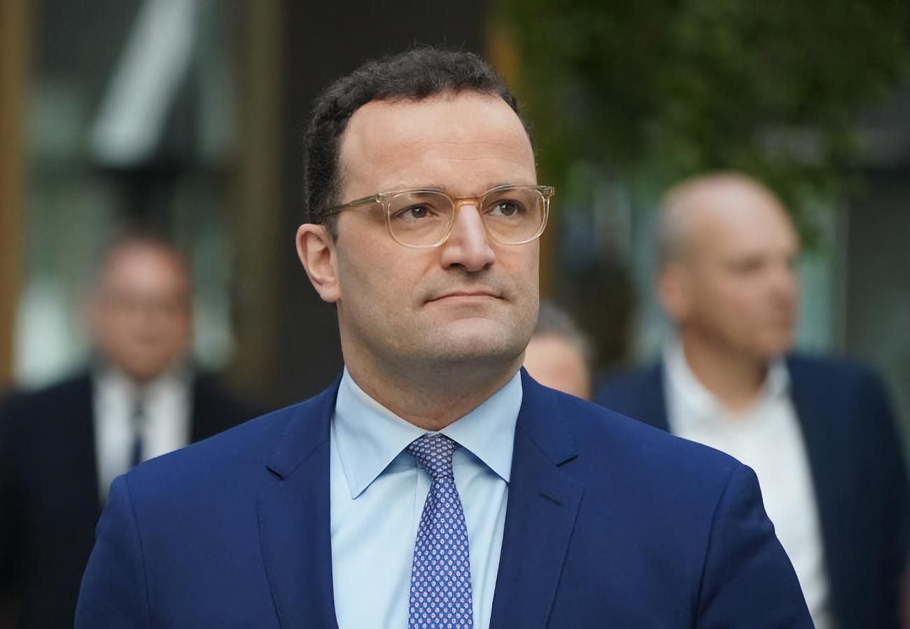 Глава Минздрава Германии выступил за смягчение карантина для вакцинированных Глава Минздрава Германии выступил за смягчение карантина для вакцинированных