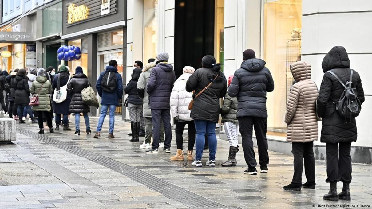 В Австрії, аби потрапити в непродовольчий магазин, потрібен ПЛР-тест В Австрії, аби потрапити в непродовольчий магазин, потрібен ПЛР-тест