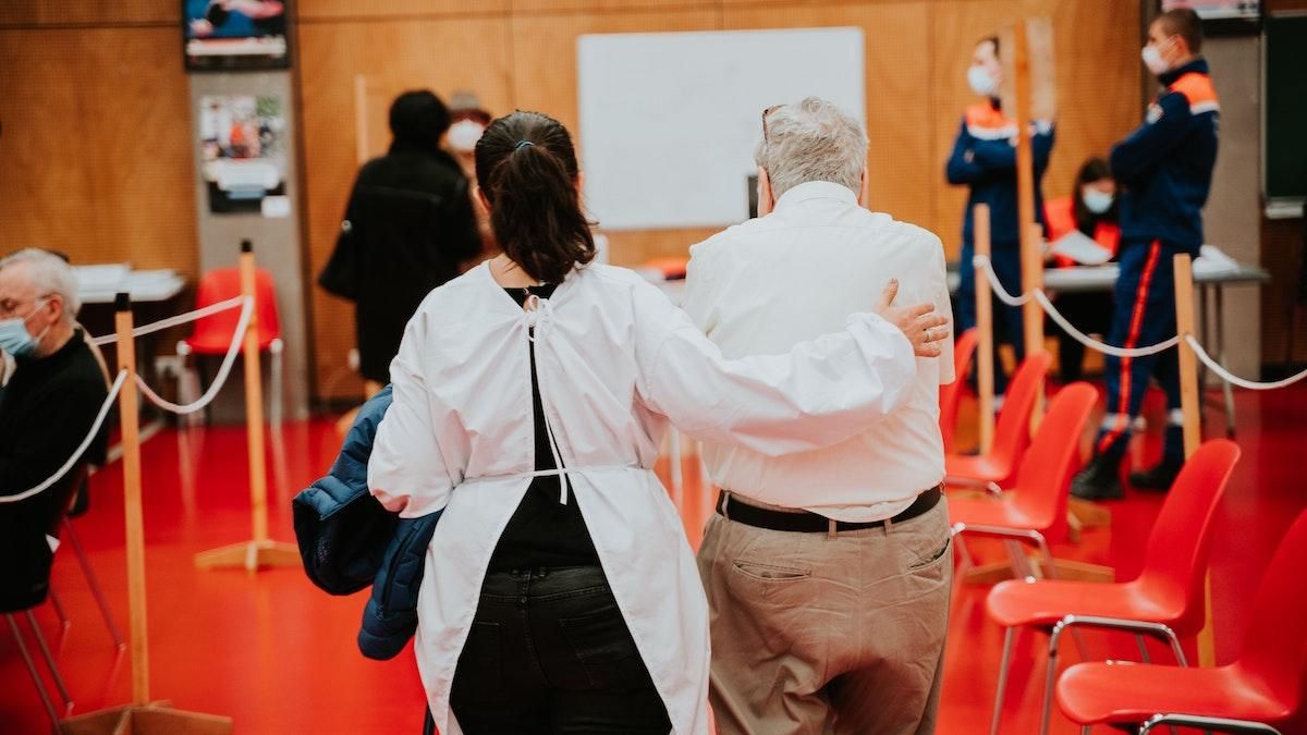Які побічні реакції були в українців після вакцинації проти COVID-19 Які побічні реакції були в українців після вакцинації проти COVID-19