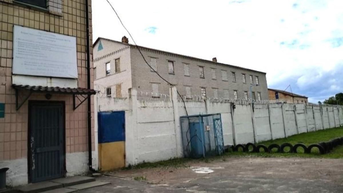 На Київщині у в'язниці – спалах коронавірусу: є летальний випадок
