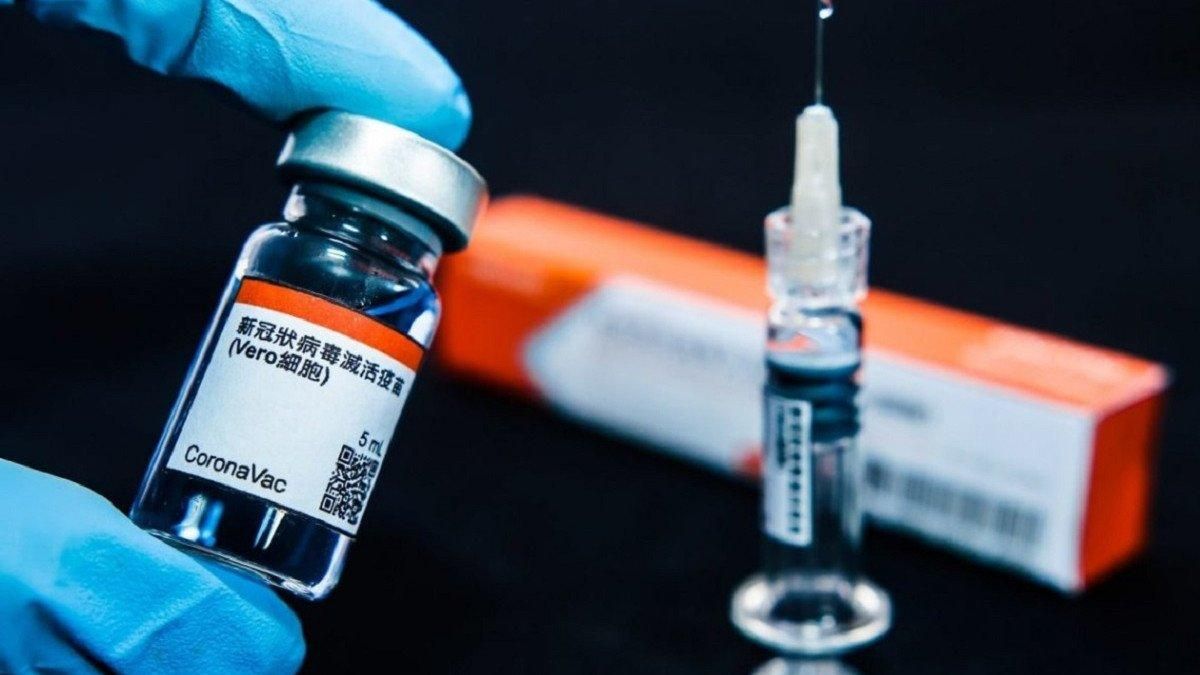 За затримку постачання китайської вакцини "Лекхім" оштрафують на мільйони гривень