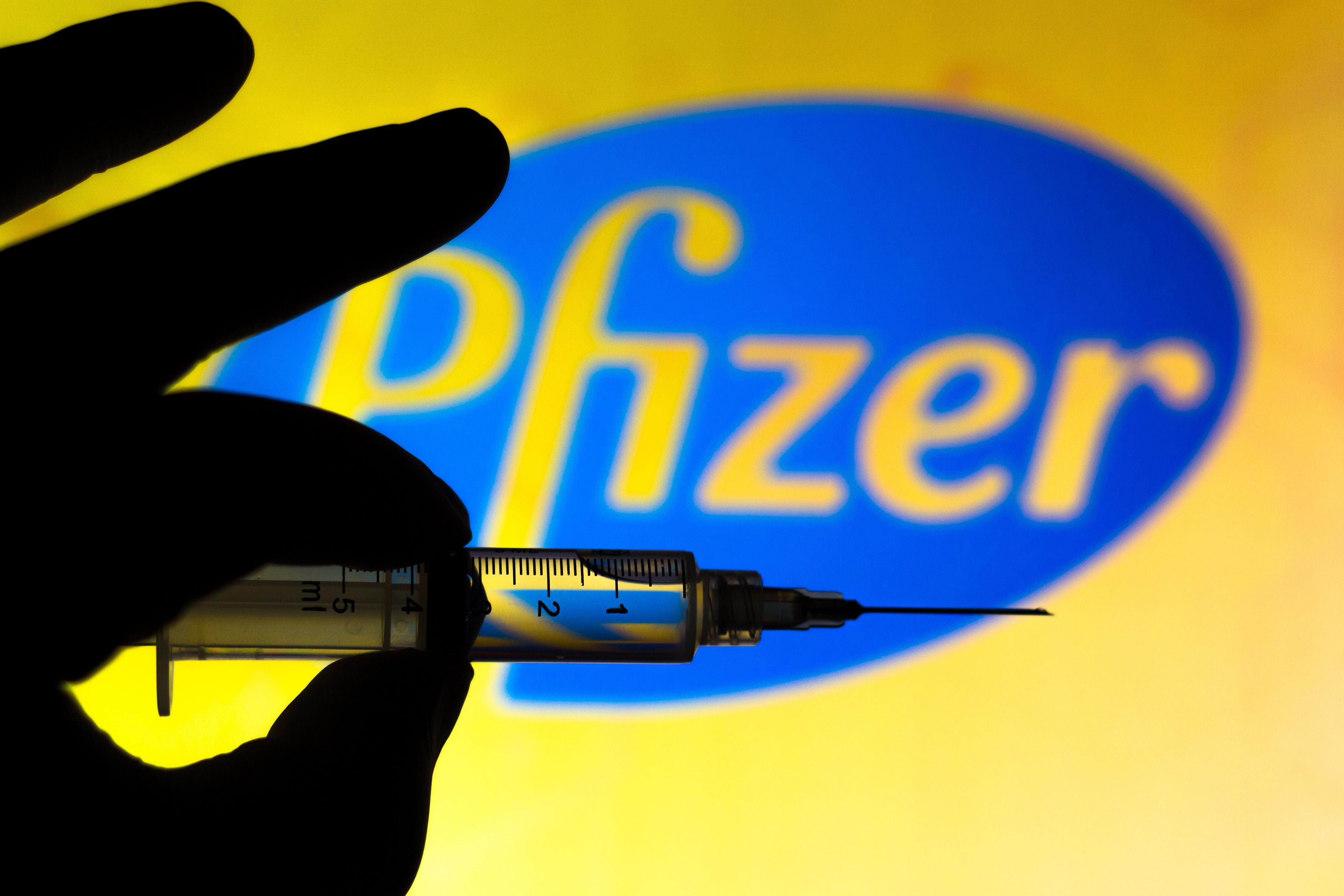 Вакцина Pfizer, Україна – ефективність, побічні ефекти, що відомо
