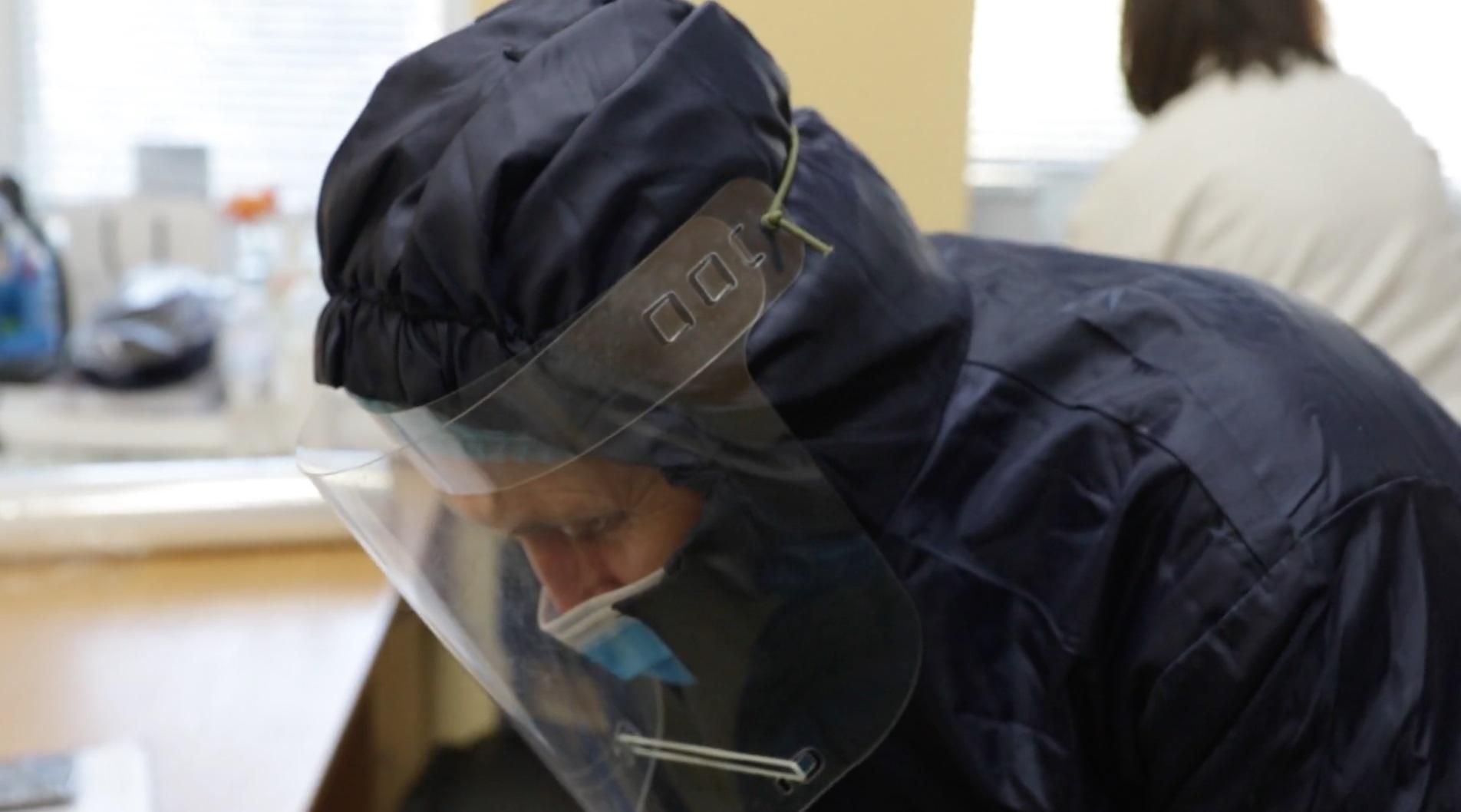 Коронавірус в Україні: добова кількість госпіталізованих впала удвічі