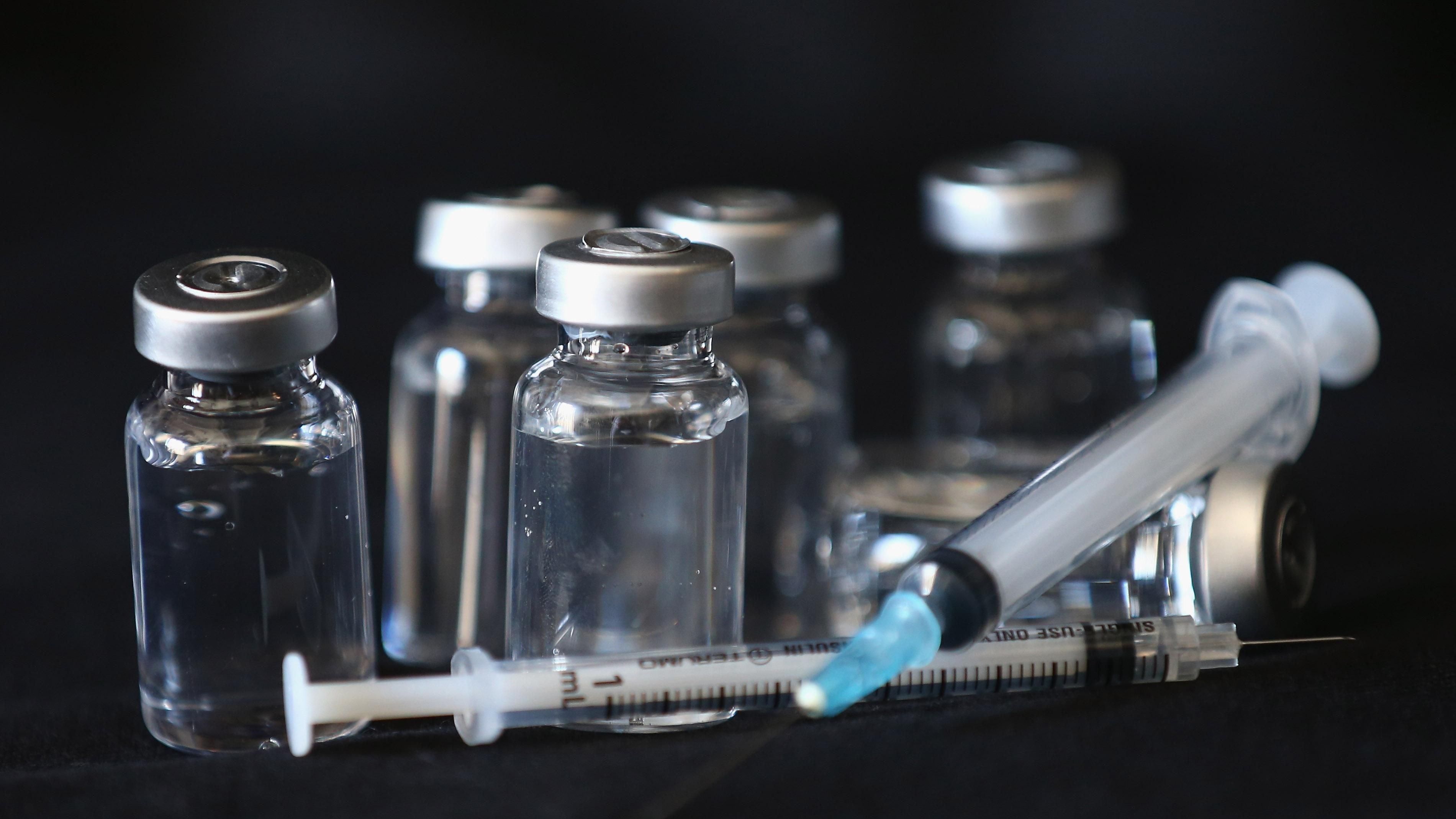 Смерть або інвалідність після COVID-вакцинації: хто та скільки отримає 
