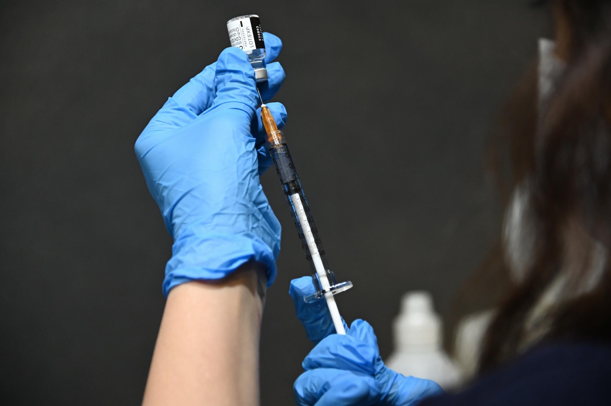 Інтервал між введенням першої та другої доз AstraZeneca становитиме до 12 тижнів, – МОЗ Інтервал між введенням першої та другої доз AstraZeneca становитиме до 12 тижнів, – МОЗ