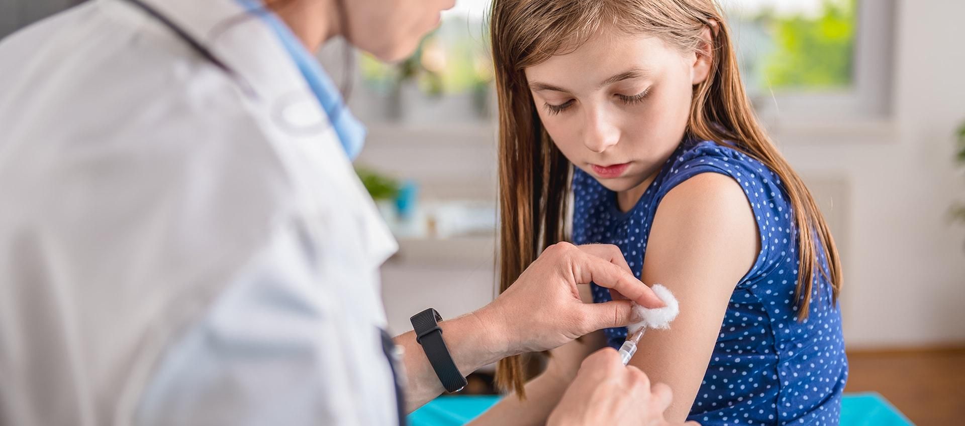 В США разрешат вакцинировать подростков препаратом Pfizer