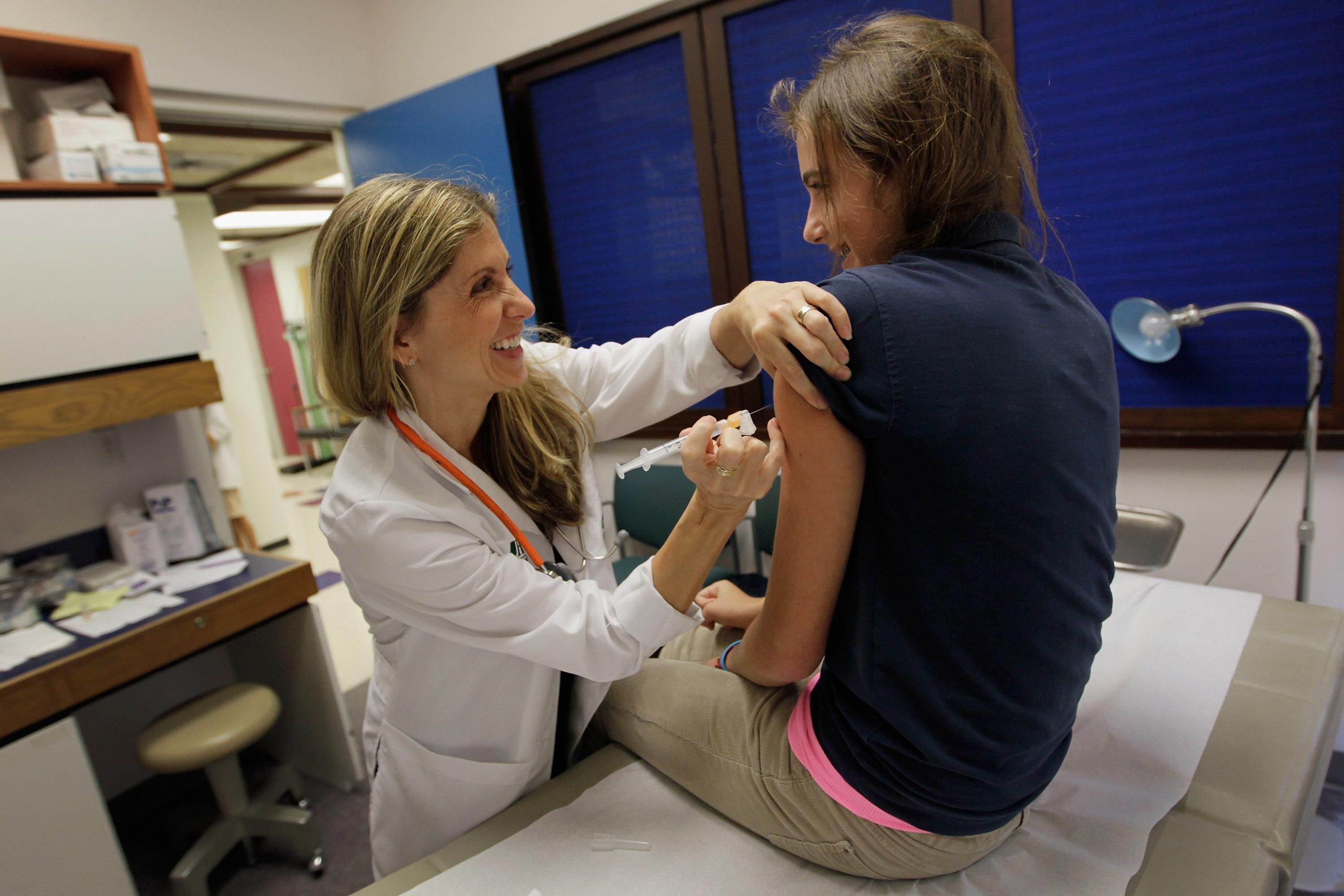 Канада первой в мире позволила прививать детей вакциной Pfizer/BioNTech