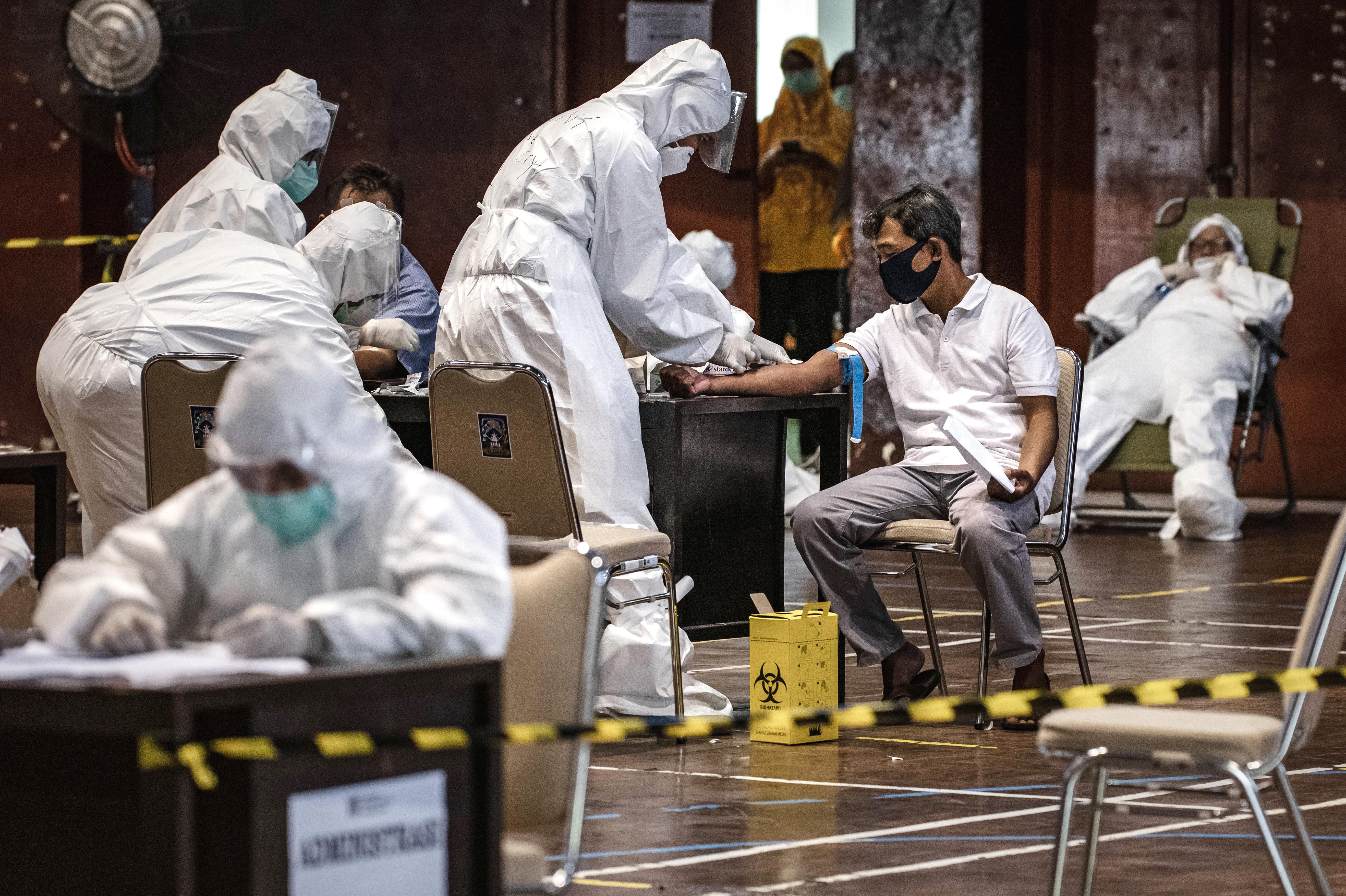 Украина заняла второе в Европе место по смертности от COVID: 5138 новых случаев, 227 смертей Украина заняла второе в Европе место по смертности от COVID: 5138 новых случаев, 227 смертей