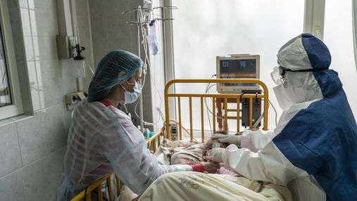 За добу в Україні померли більш ніж 200 хворих на COVID-19