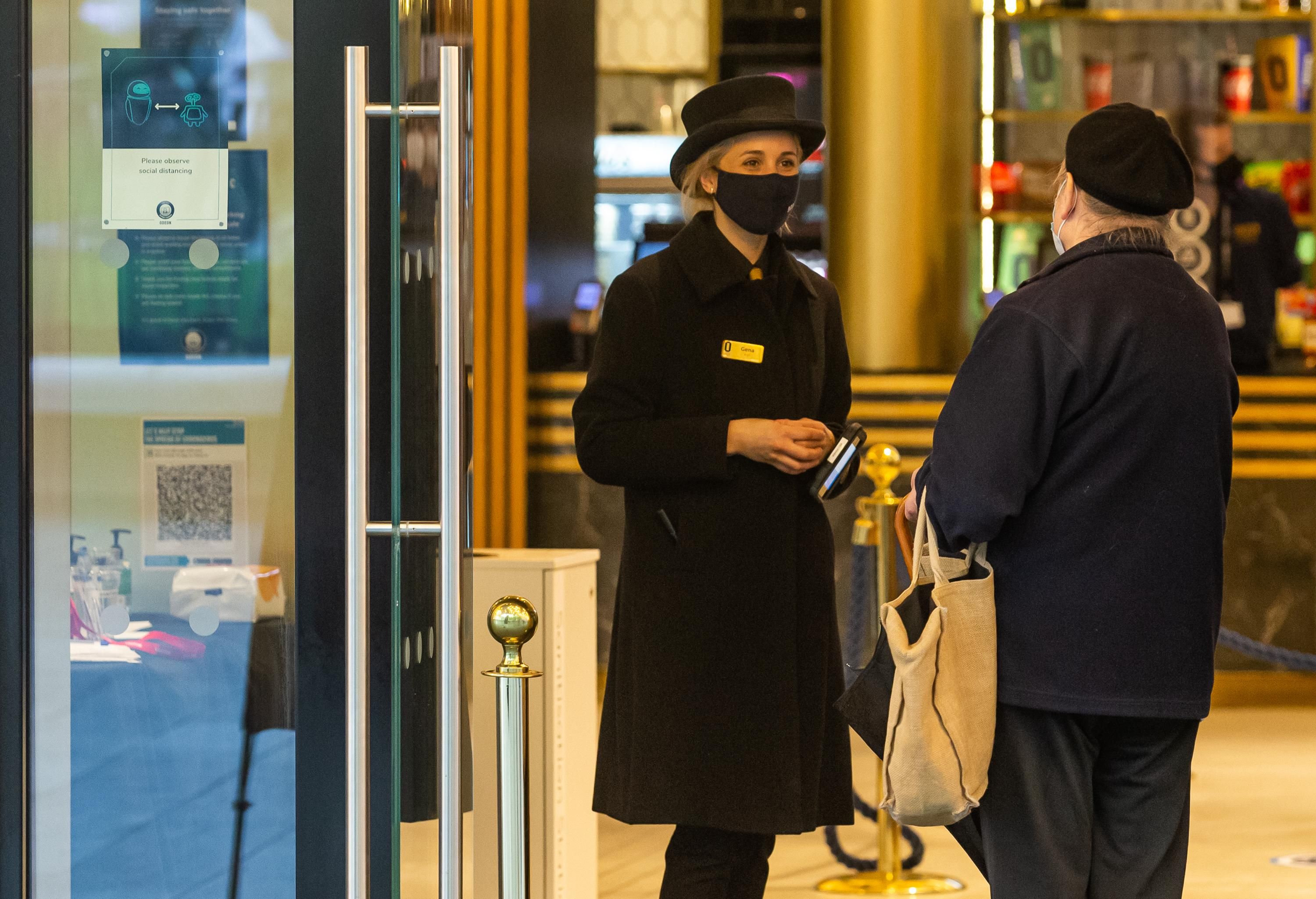 Германия внесла Британию в категорию наивысшего риска заражения COVID-19 Германия внесла Британию в категорию наивысшего риска заражения COVID-19