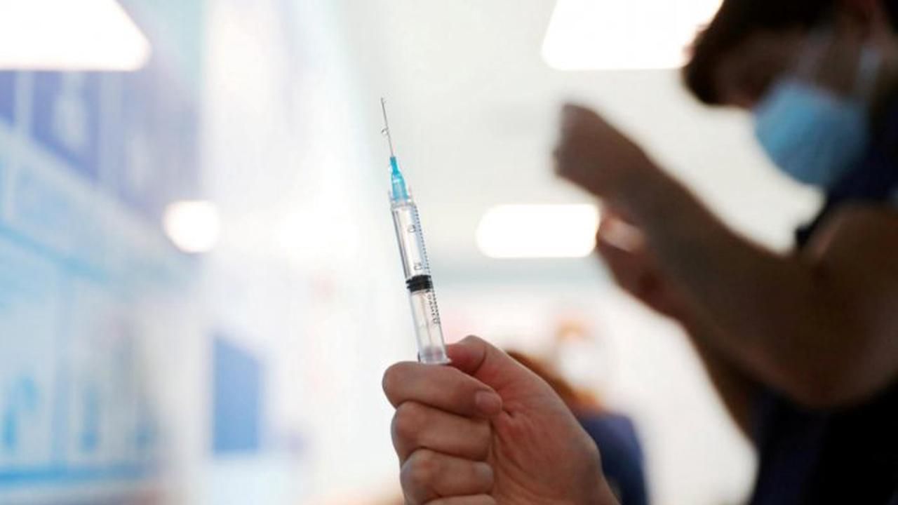 В Польше полностью вакцинировали от  COVID более 5,5 миллиона человек