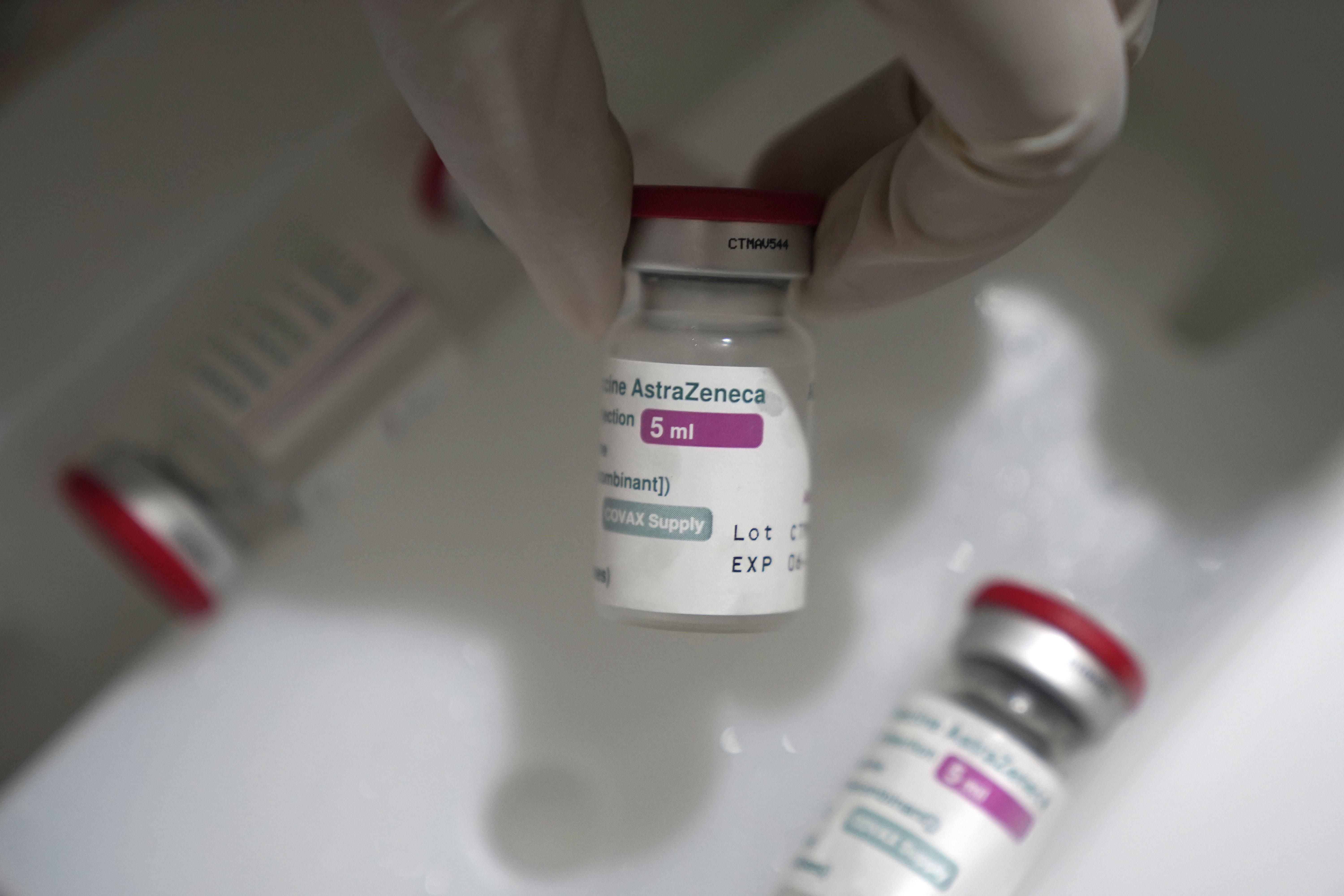 Уряд розподілив три мільярди гривень на вакцинацію в Україні проти коронавірусу Уряд розподілив три мільярди гривень на вакцинацію в Україні проти коронавірусу