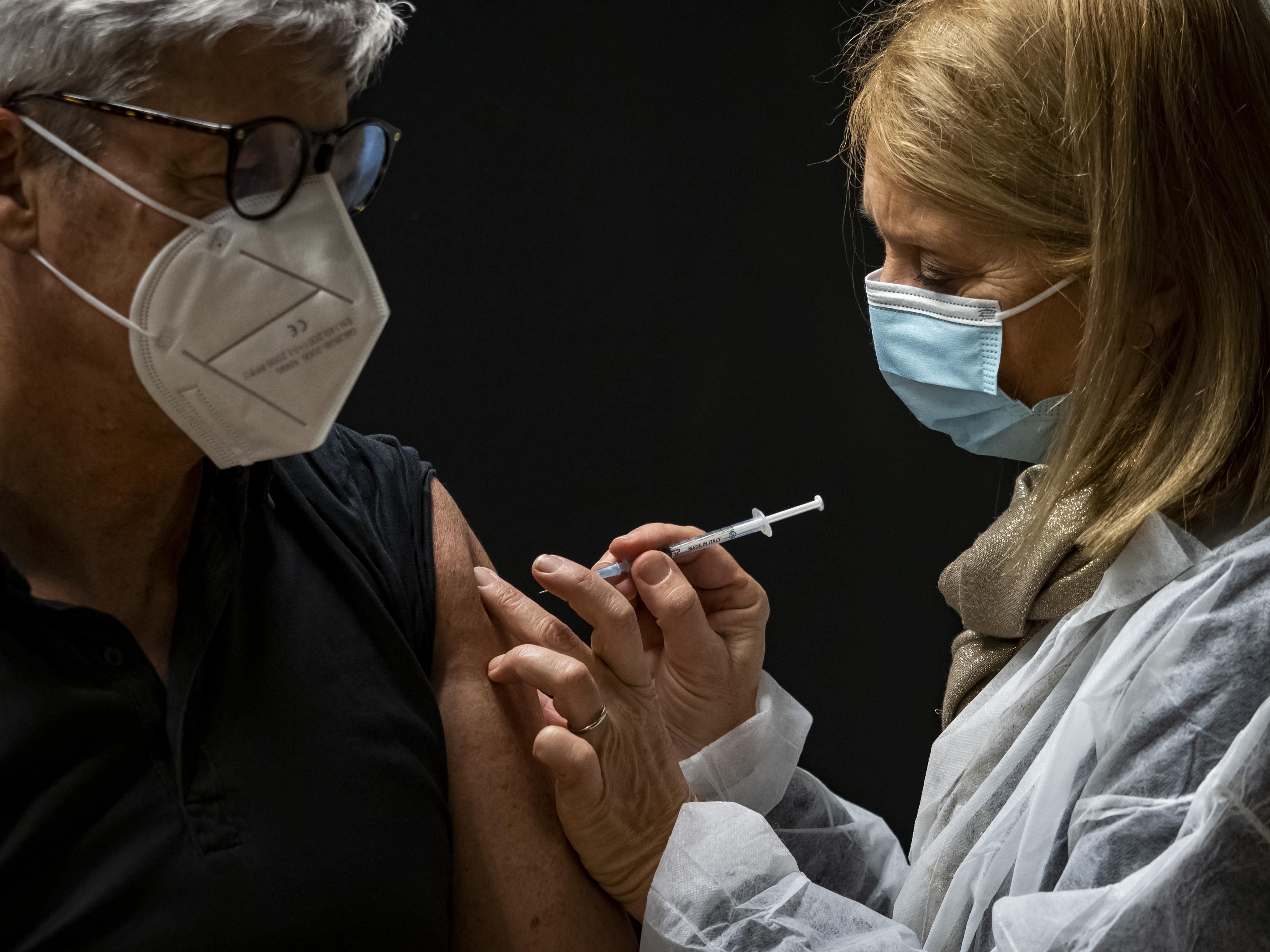 В Украине за сутки 22 219 человек получили прививки против коронавируса