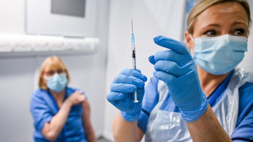 Чи може COVID-вакцина викликати безпліддя: відповідь МОЗ