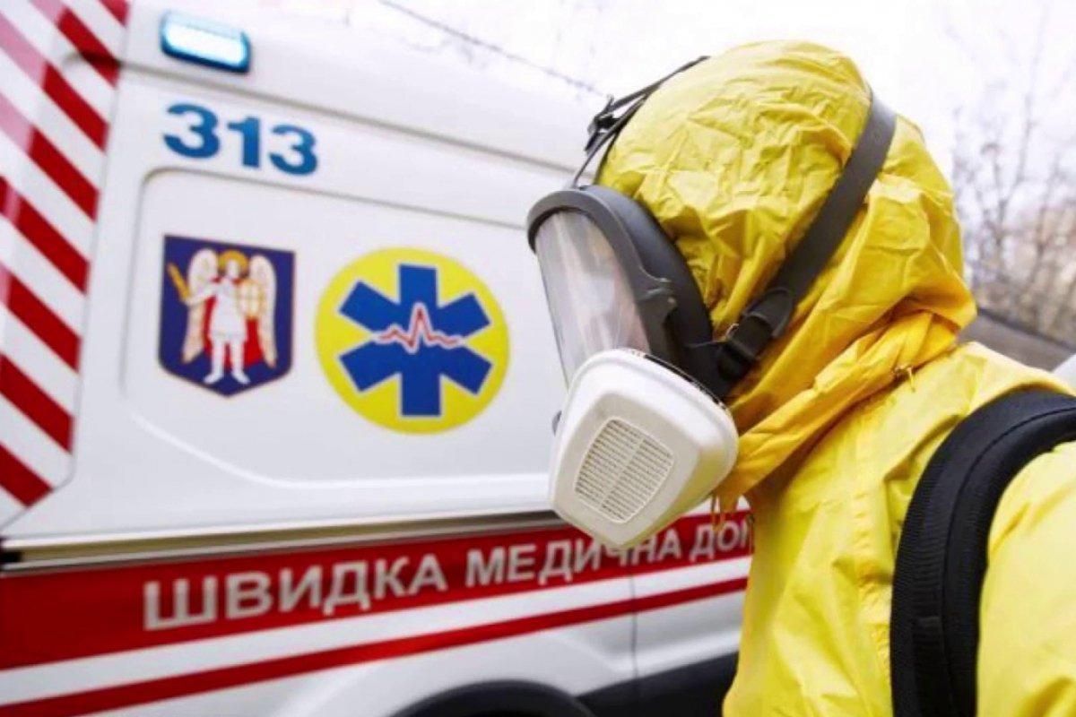 Вторые сутки подряд в Украине из-за COVID-19 госпитализированы более 400 человек